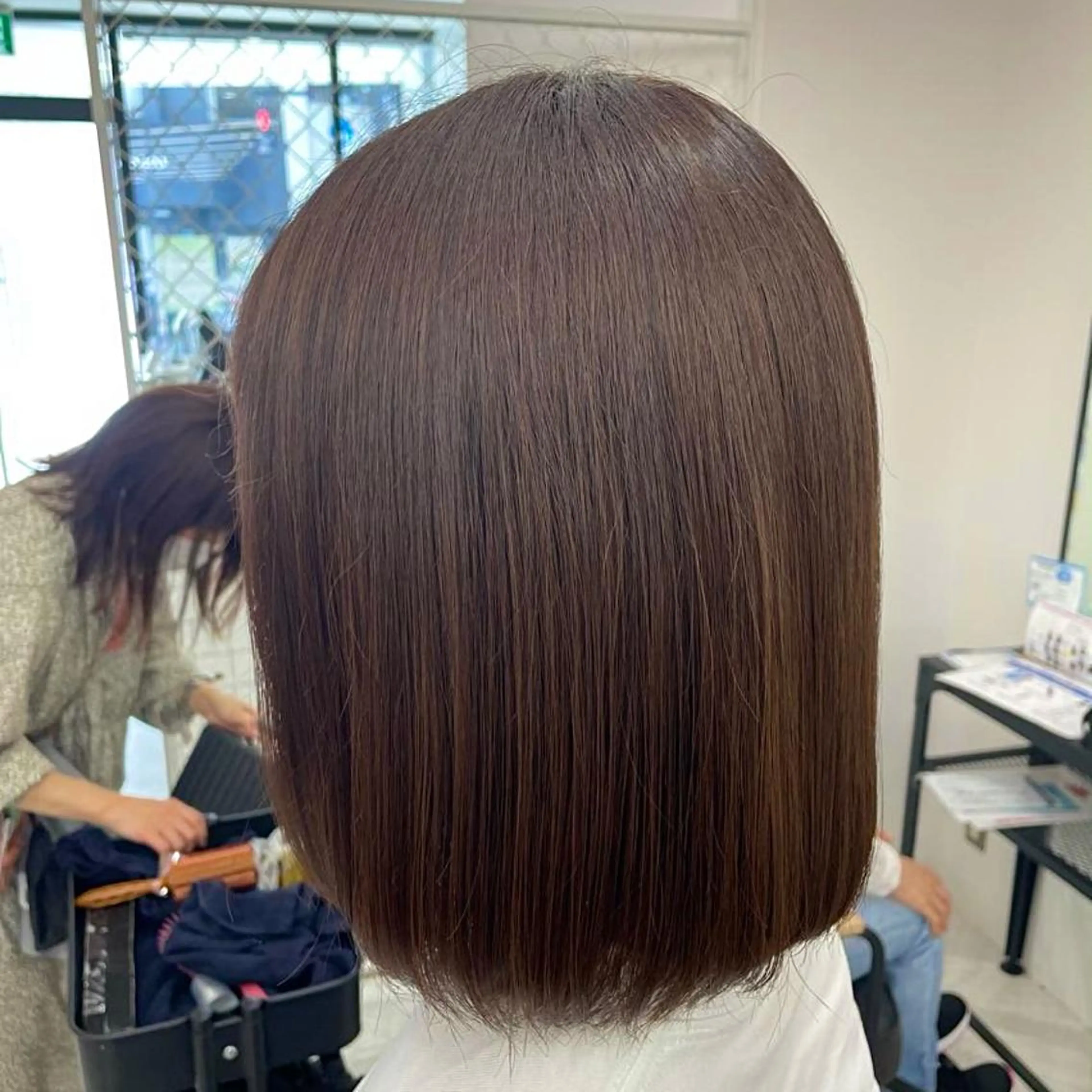 セミロング パーマ ネイル マツエク・マツパ カラーマツエク ナチュラル ブラウン mona/ ストレートスタイル✨のヘアスタイル