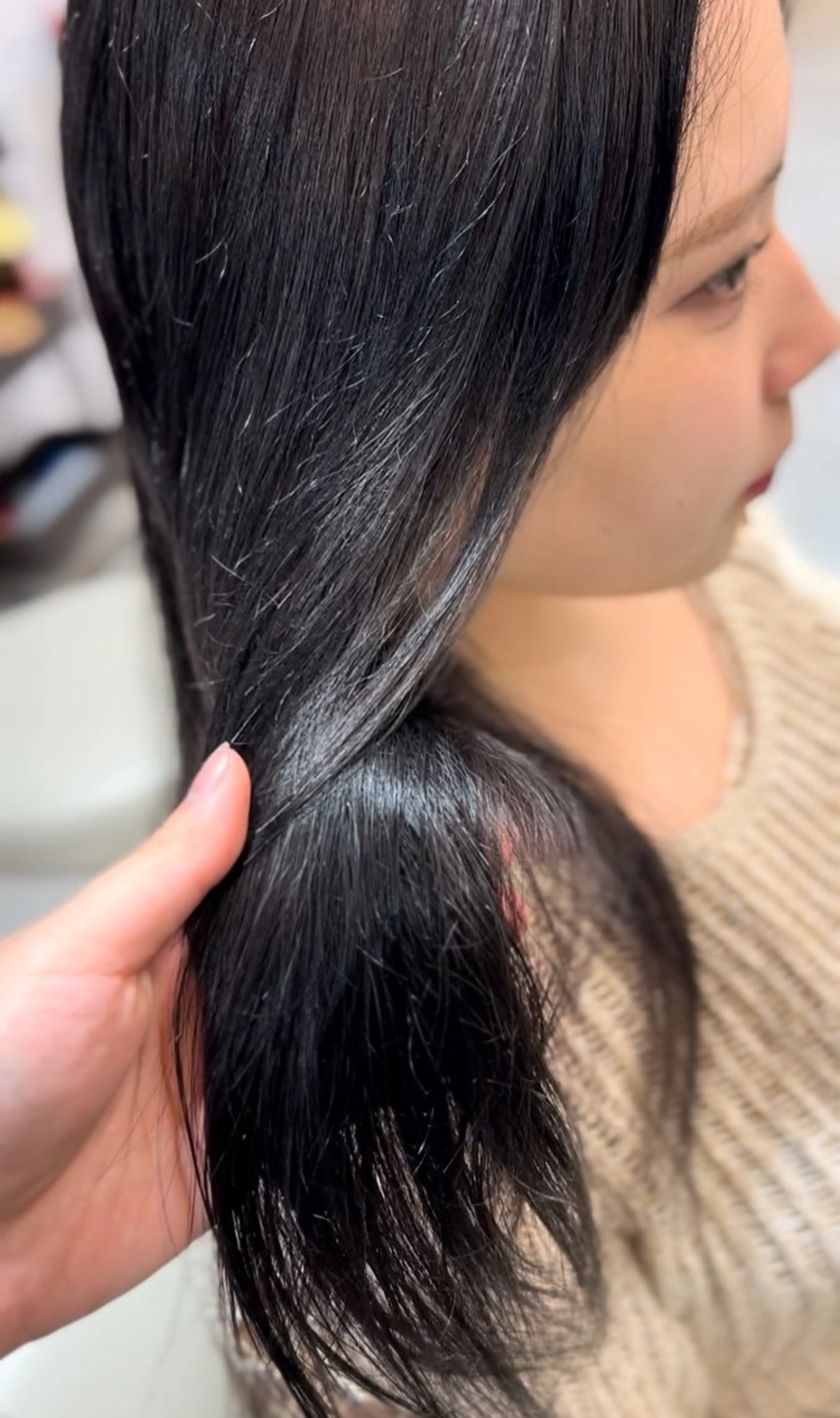 カラー 黒髪 ブルーカラー ブルーブラック 透明感カラー ヘアカラー ユナ/暖色カラー🧡 /表参道のヘアスタイル