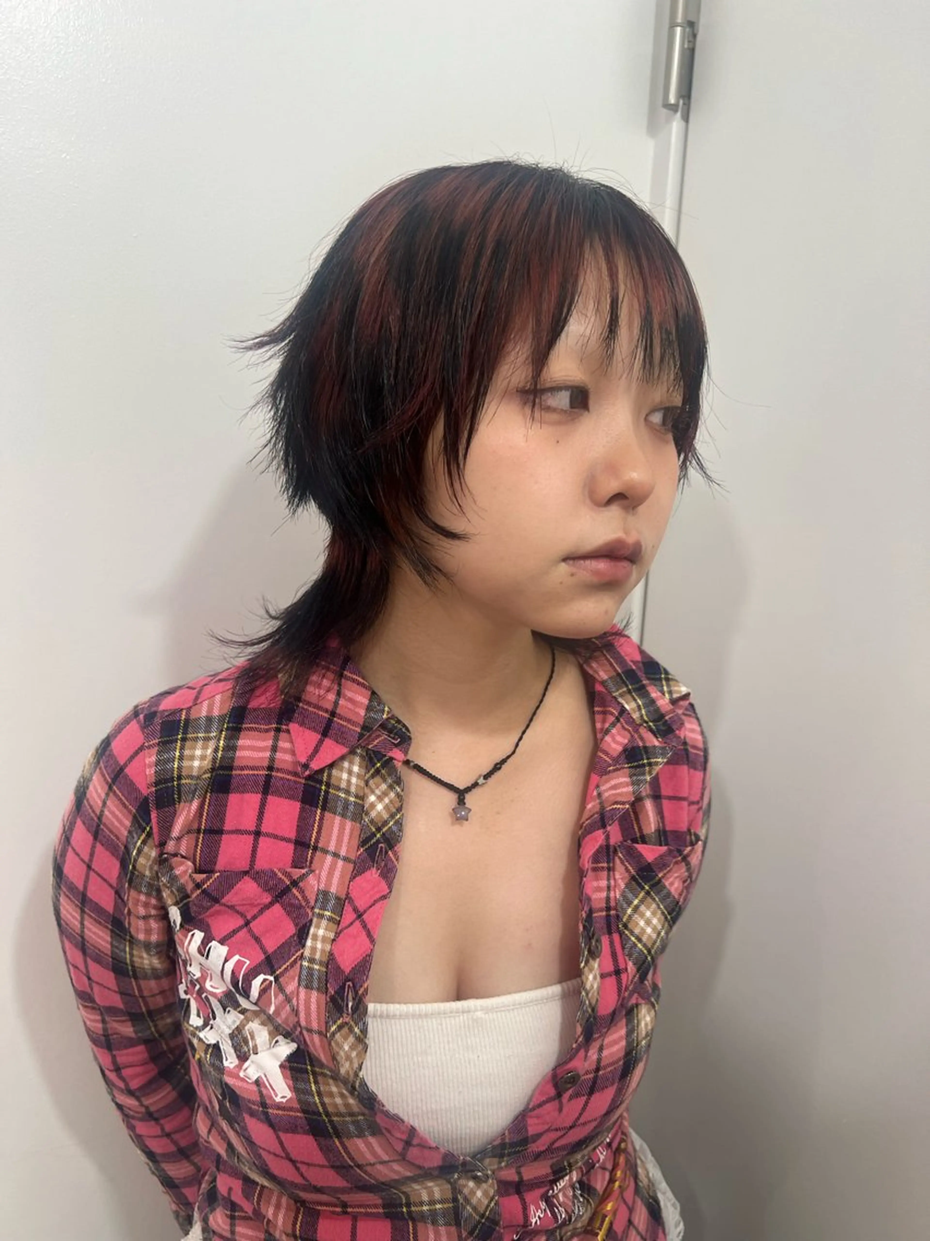 ミディアム カット ヘアカラー 💥ウルフカット デザインあんな💥のヘアスタイル