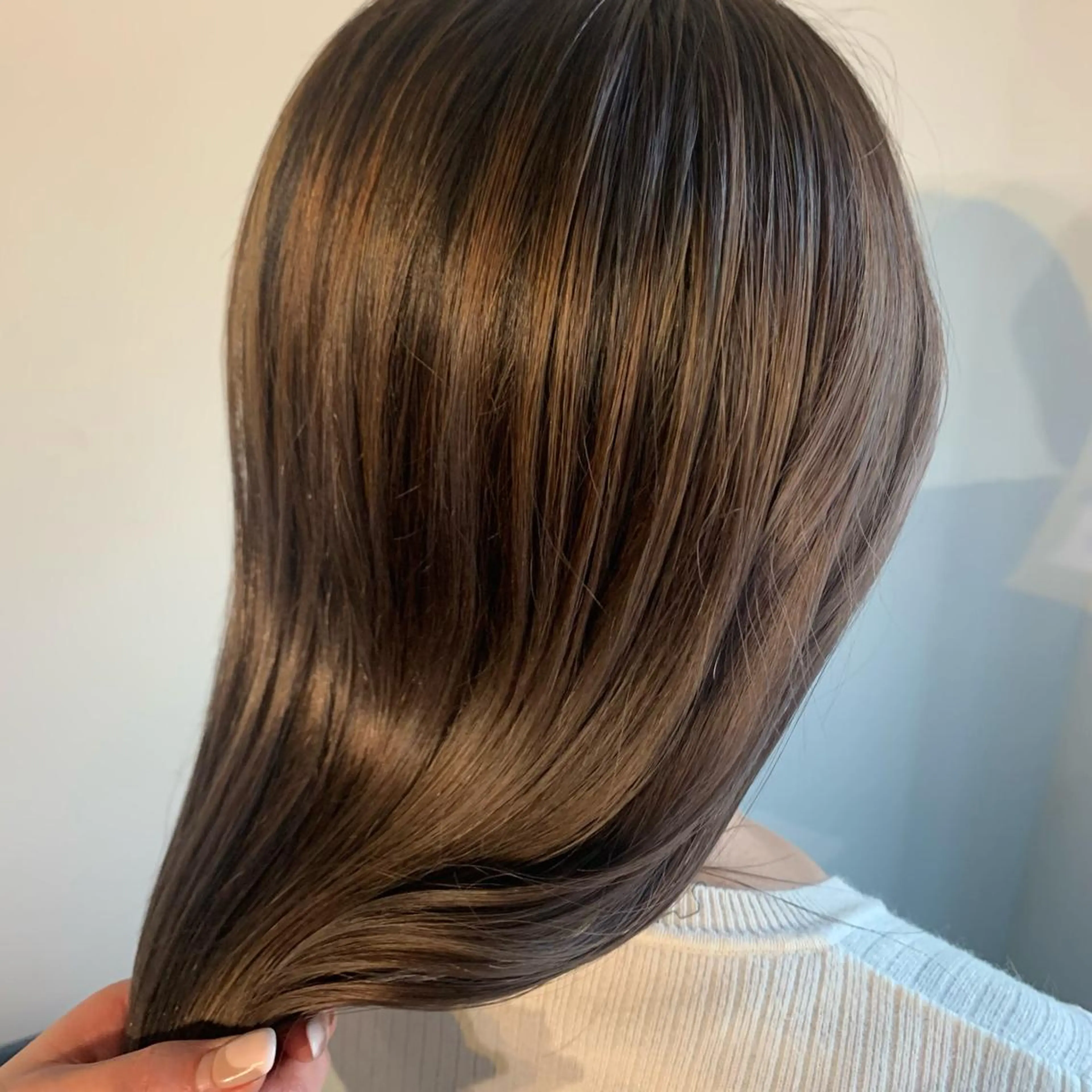 ミディアム ミディアムパーマ ボブ ハイライト 髪質改善 レイヤーカット ☀️Luana☀️ 公式/大通のヘアスタイル