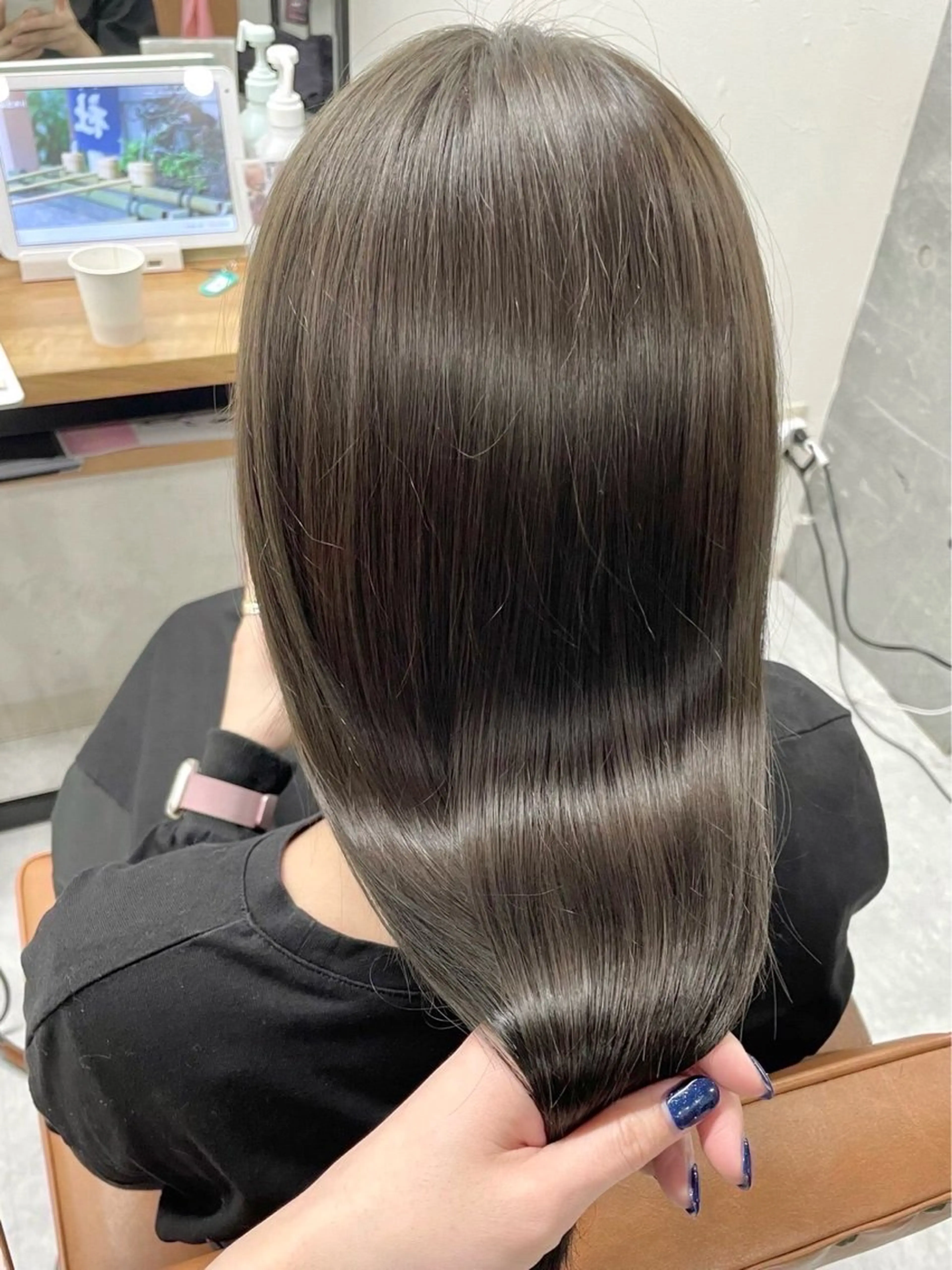 ロング YAMAZAKI MOKAのヘアスタイル