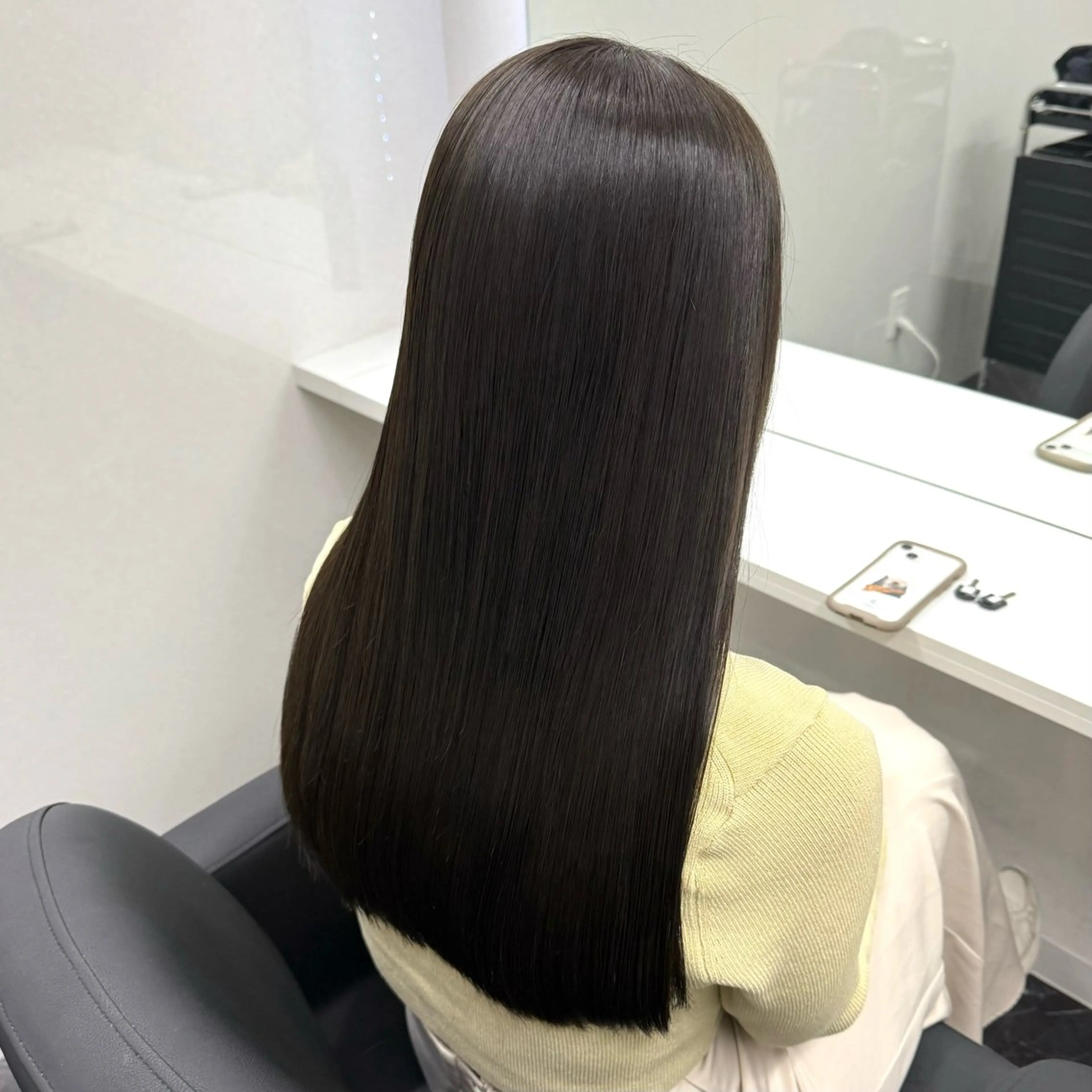 セミロング カラー ベージュカラー ブリーチ ブラウンカラー ショコラブラウン チョコレートブラウン ヘアカラー トリートメント ケアブリーチ/ 髪質改善/上質艶髪のヘアスタイル