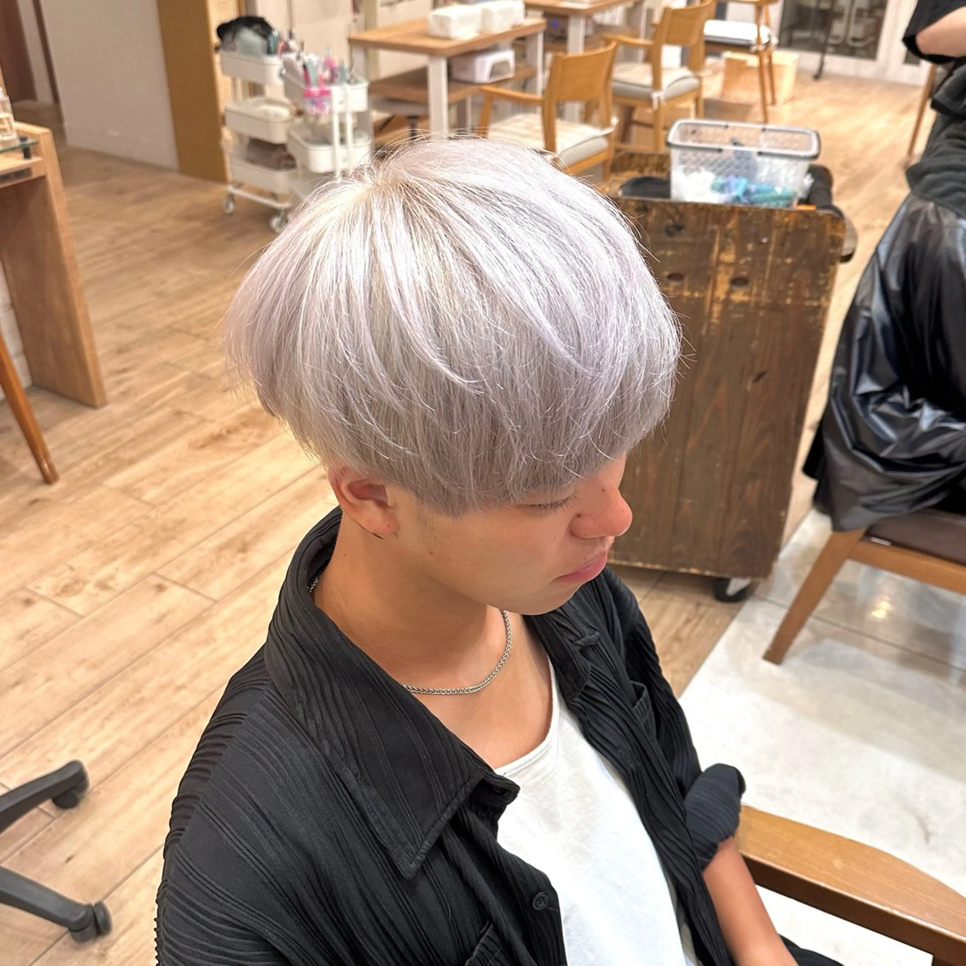 カラー メンズ メンズブリーチ マッシュ 刈り上げ ブリーチ 🌈【曲がる縮毛矯正 】🌈益子卓馬のヘアスタイル