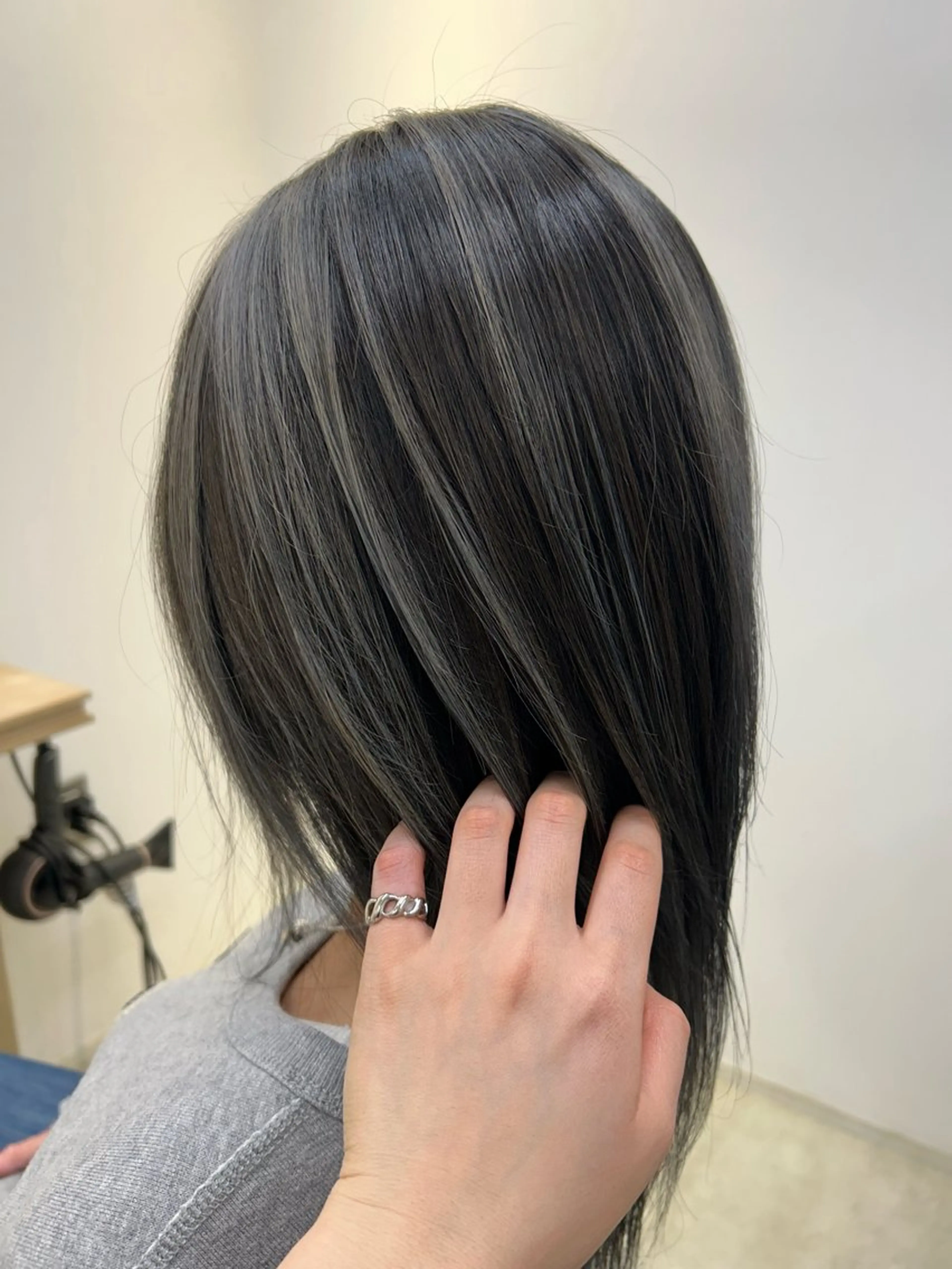 セミロング カット ヘアカラー トリートメント 盛れるhair⟡.· 石川梨央のヘアスタイル