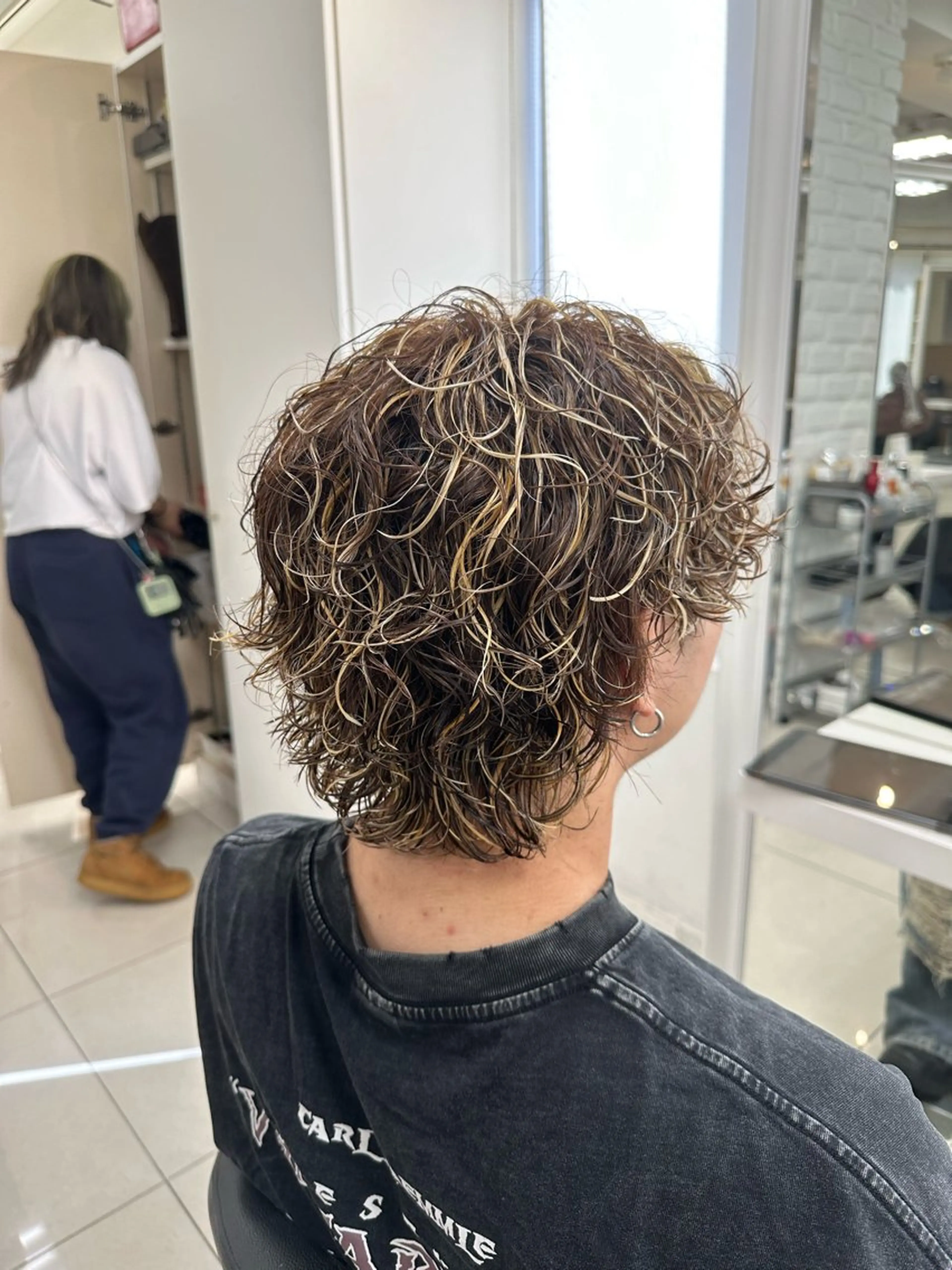 ショート パーマ メンズ メンズハイライト ハイライト カット ヘアカラー パーマ フェザーパーマ職人 🪶ryosukeのヘアスタイル