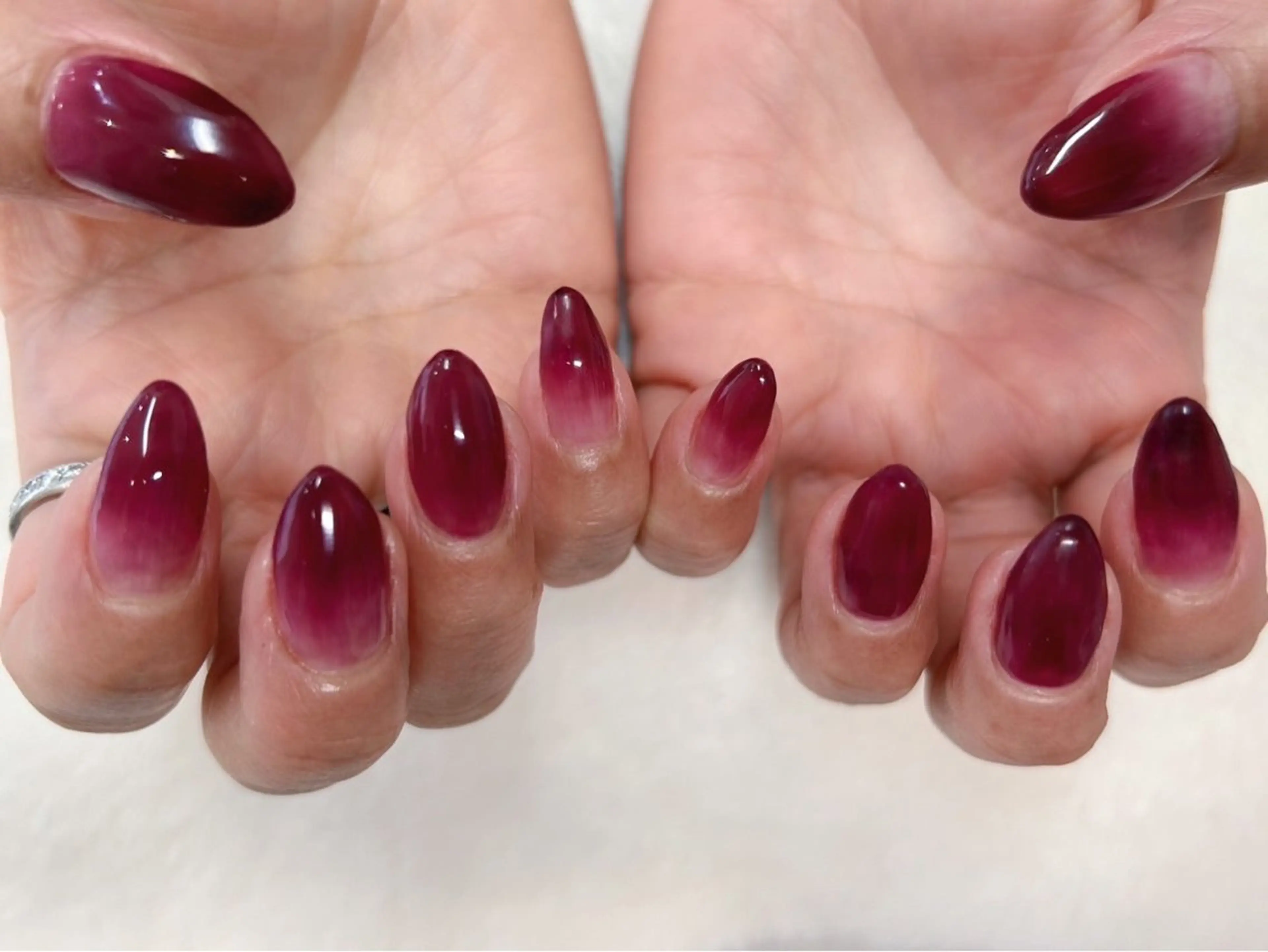 ネイル グラデーション ワンカラーネイル ハンドネイル 心斎橋Salon Epokkuのネイルデザイン