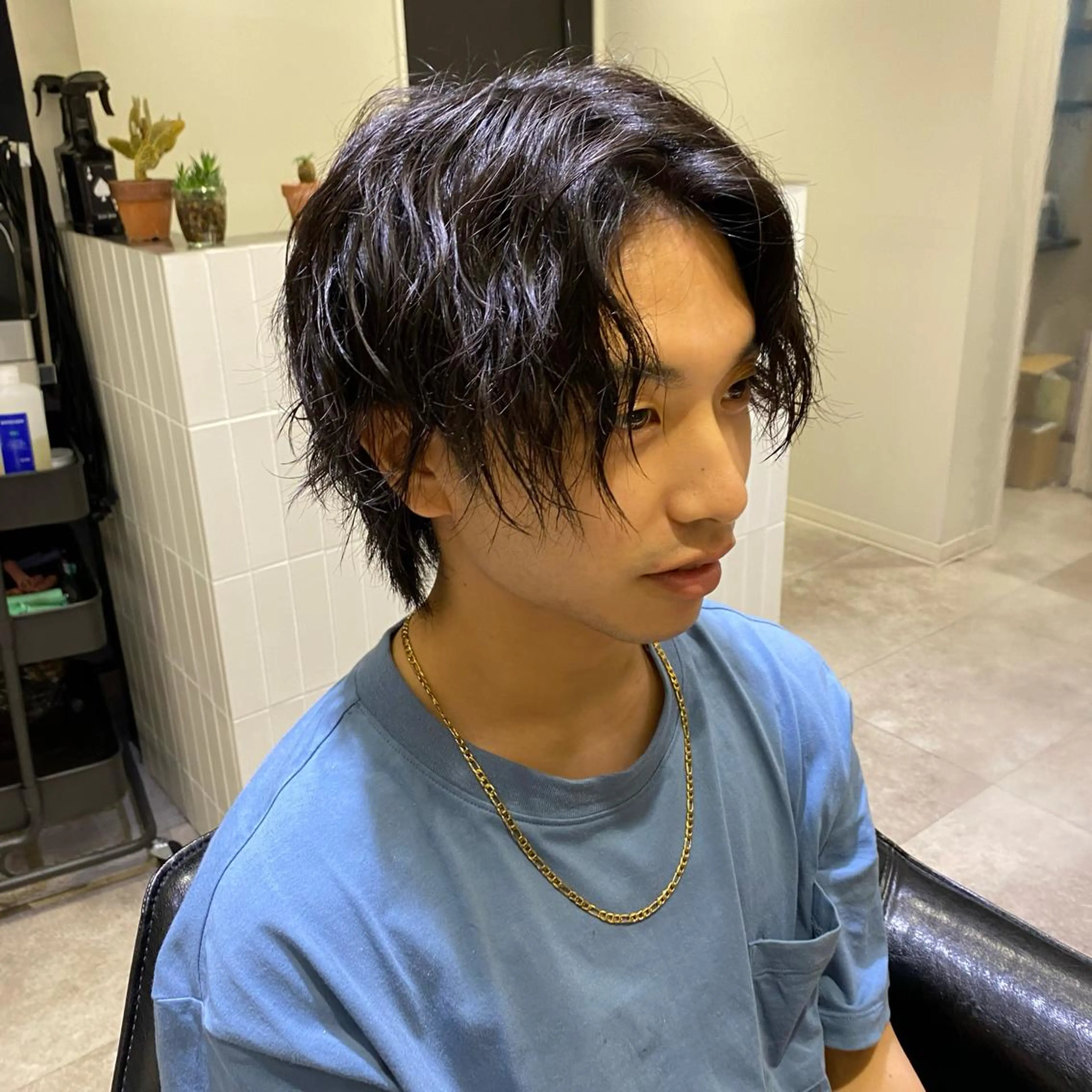 ショート パーマ メンズ センターパート メンズパーマ ツイストスパイラルパーマ スパイラルパーマ 上石神井メンズパーマ 飯田徹のヘアスタイル