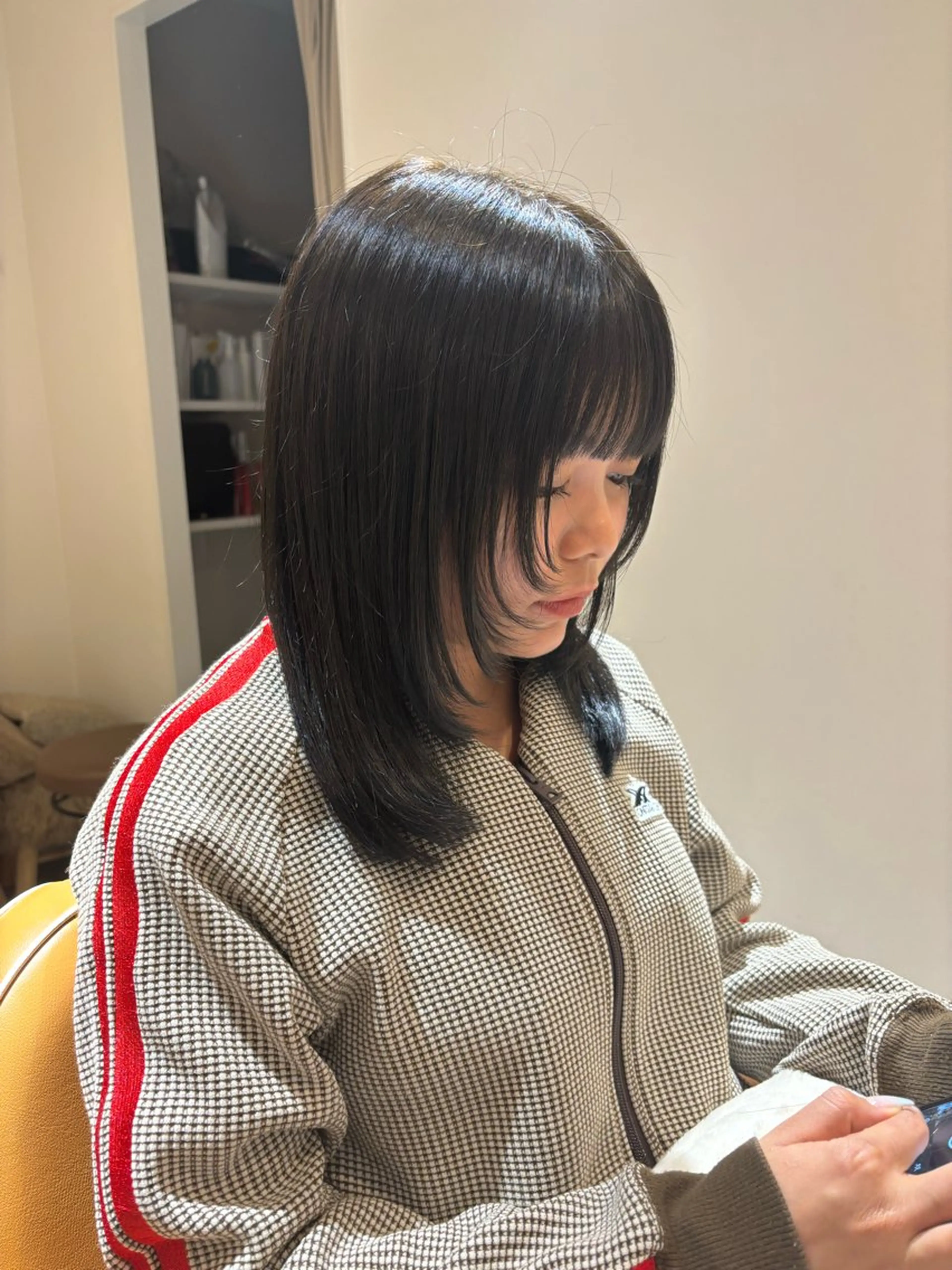 ミディアム 顔まわりレイヤー 顔周りカット レイヤーカット mile 〔東二見〕のヘアスタイル