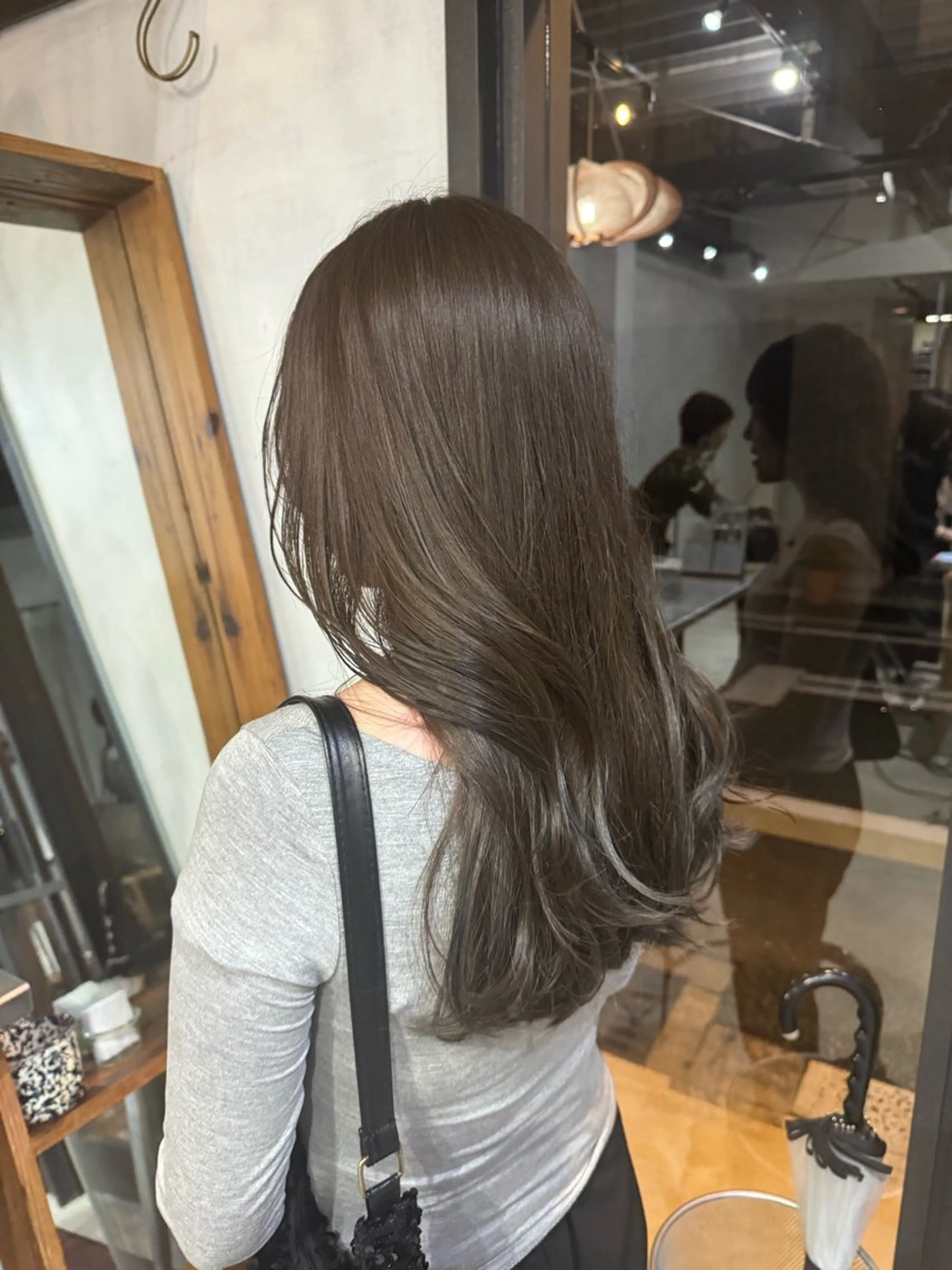 セミロング カラー 薮 夏帆のヘアスタイル