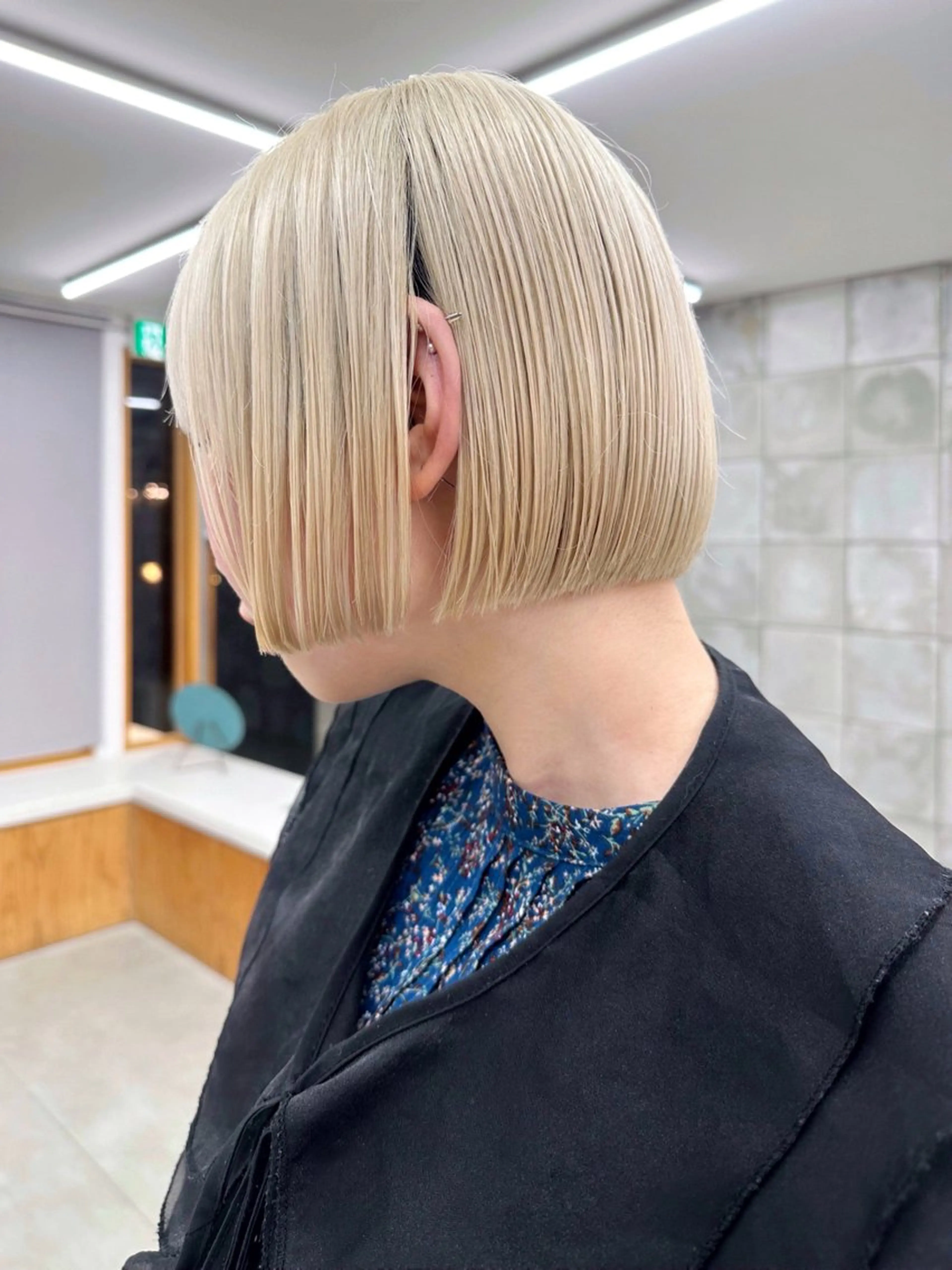 ショート カラー ブロンド ボブ カット ヘアカラー パーマ /レイヤー 榛地渉馬 /矢場町のヘアスタイル