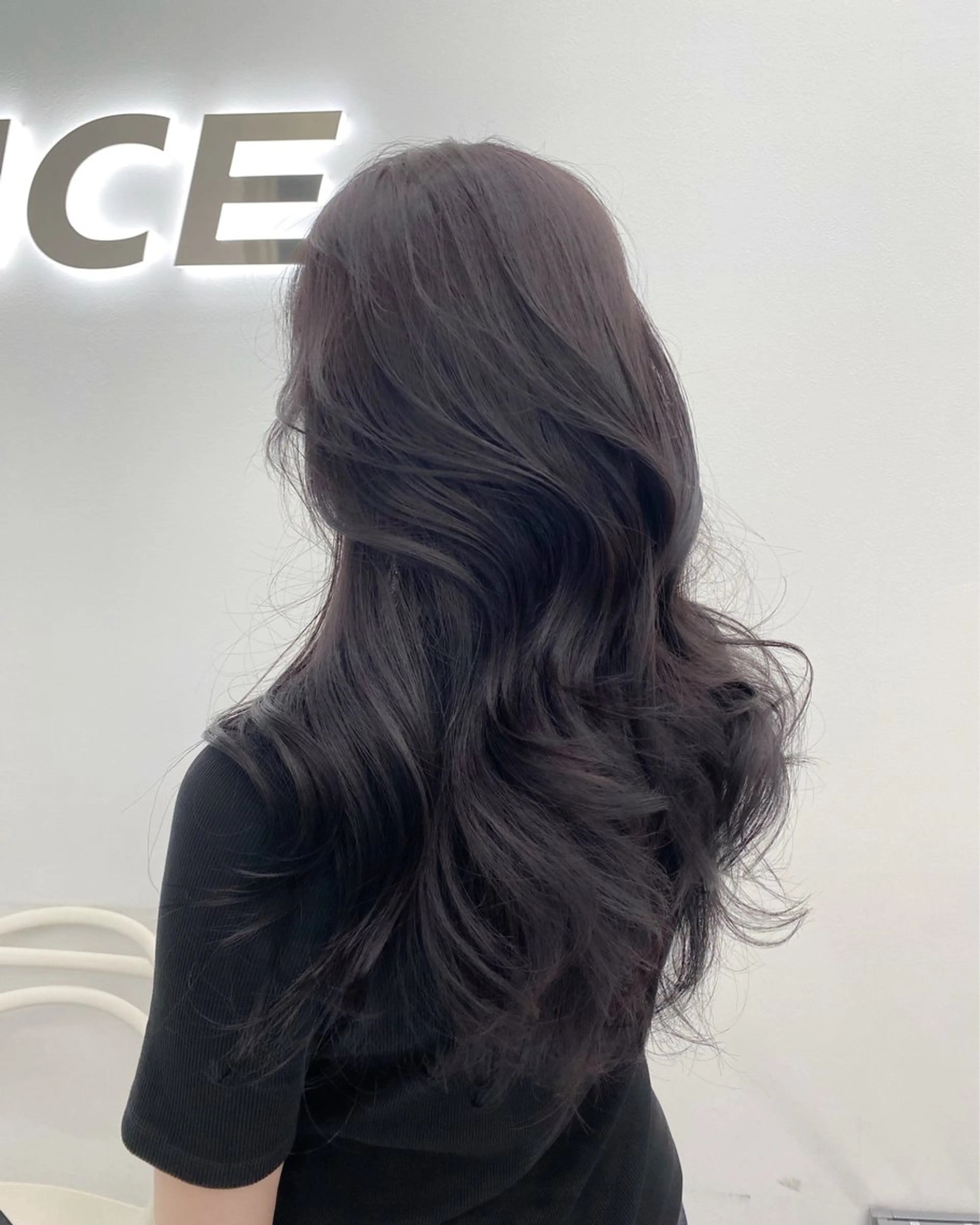 ロング カラー カット ヘアカラー トリートメント 大人っぽ韓国レディ レイヤー🤍渋谷のヘアスタイル