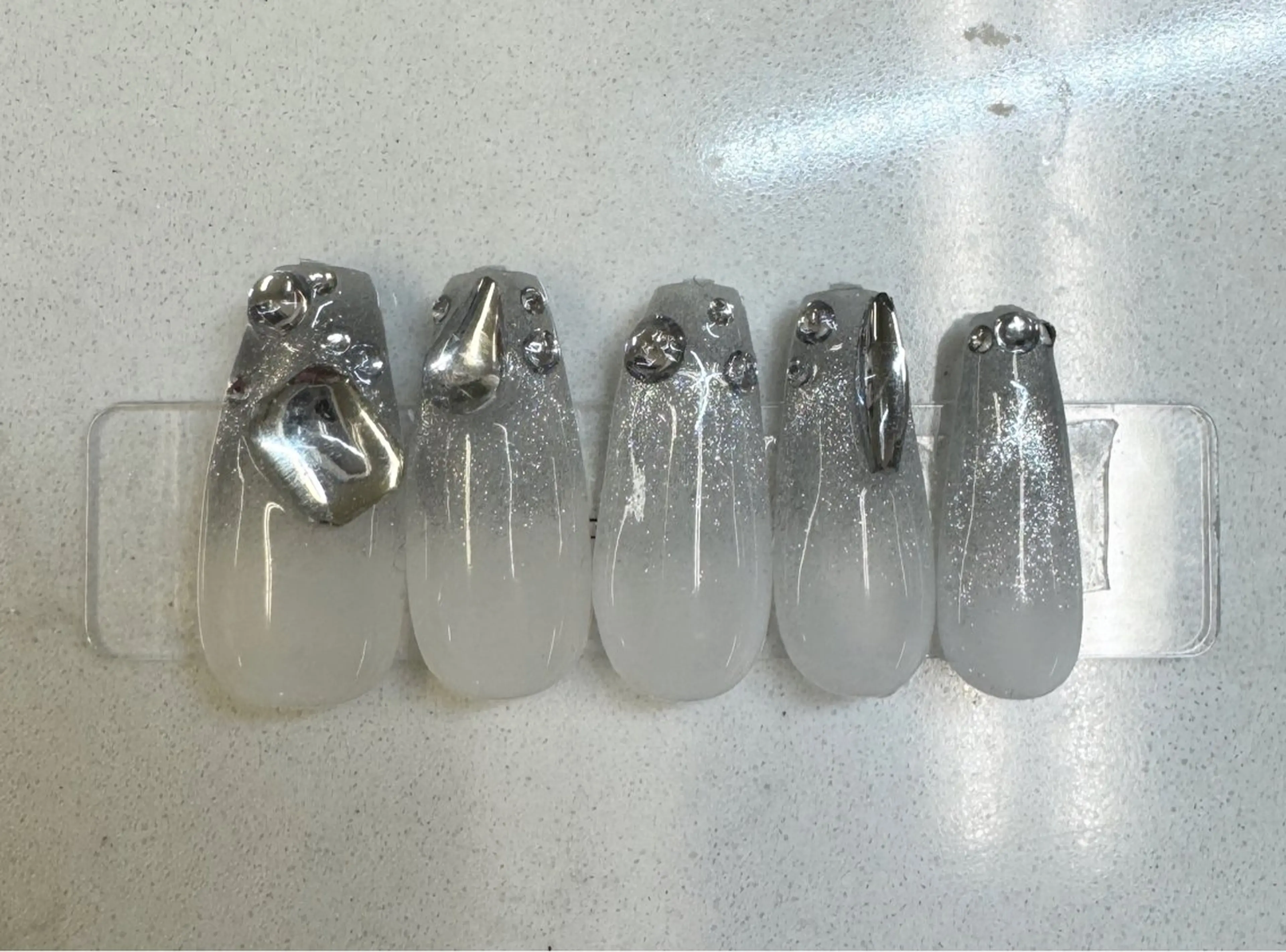 ネイル アートネイル フットネイル フレンチネイル ジェルネイル ガラスフレンチ Queeens nailのネイルデザイン