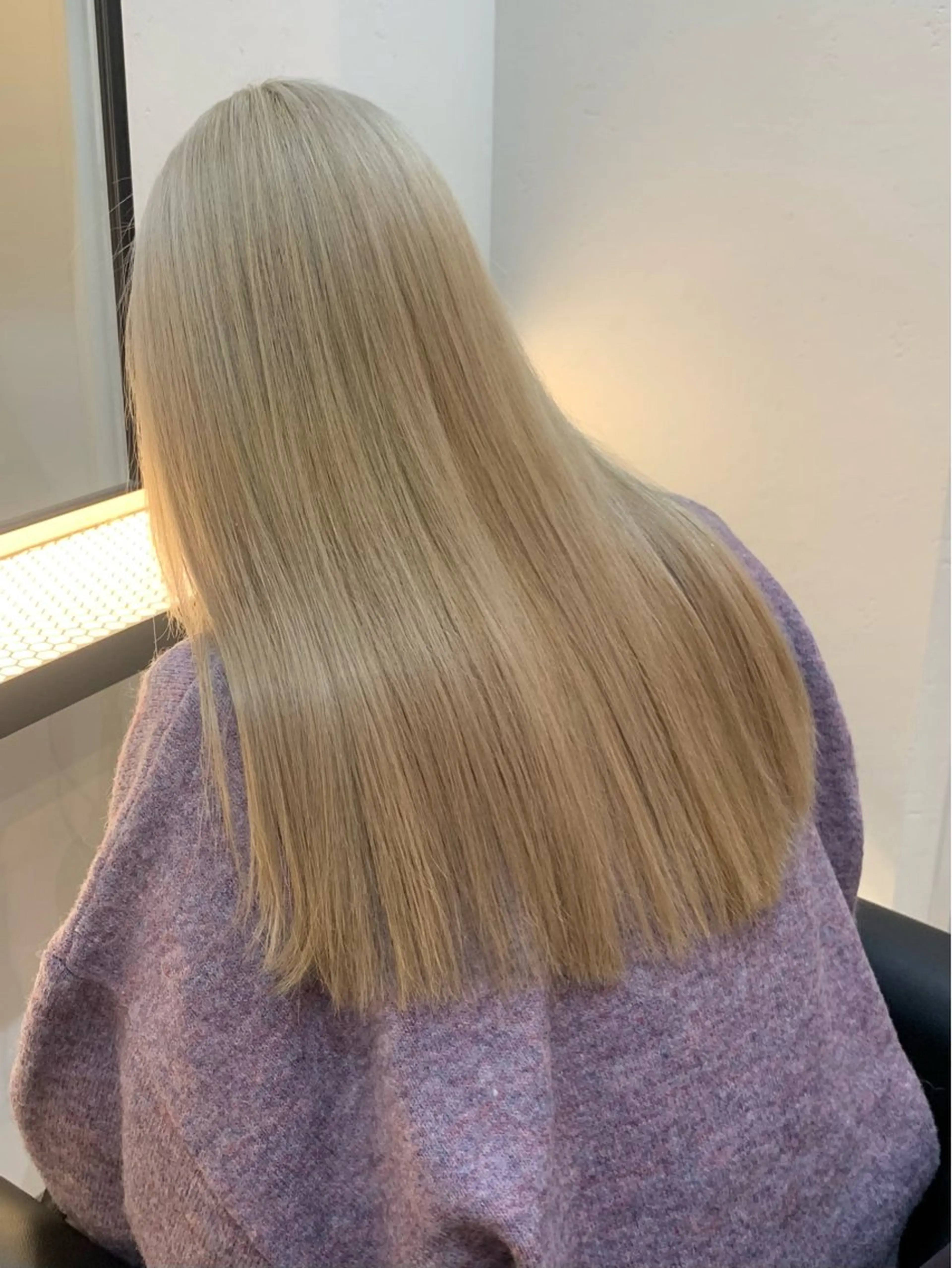 ロング カラー ブリーチ 髪質改善 トリートメント カット ヘアカラー トリートメント 落合希 Olivebeigeのヘアスタイル