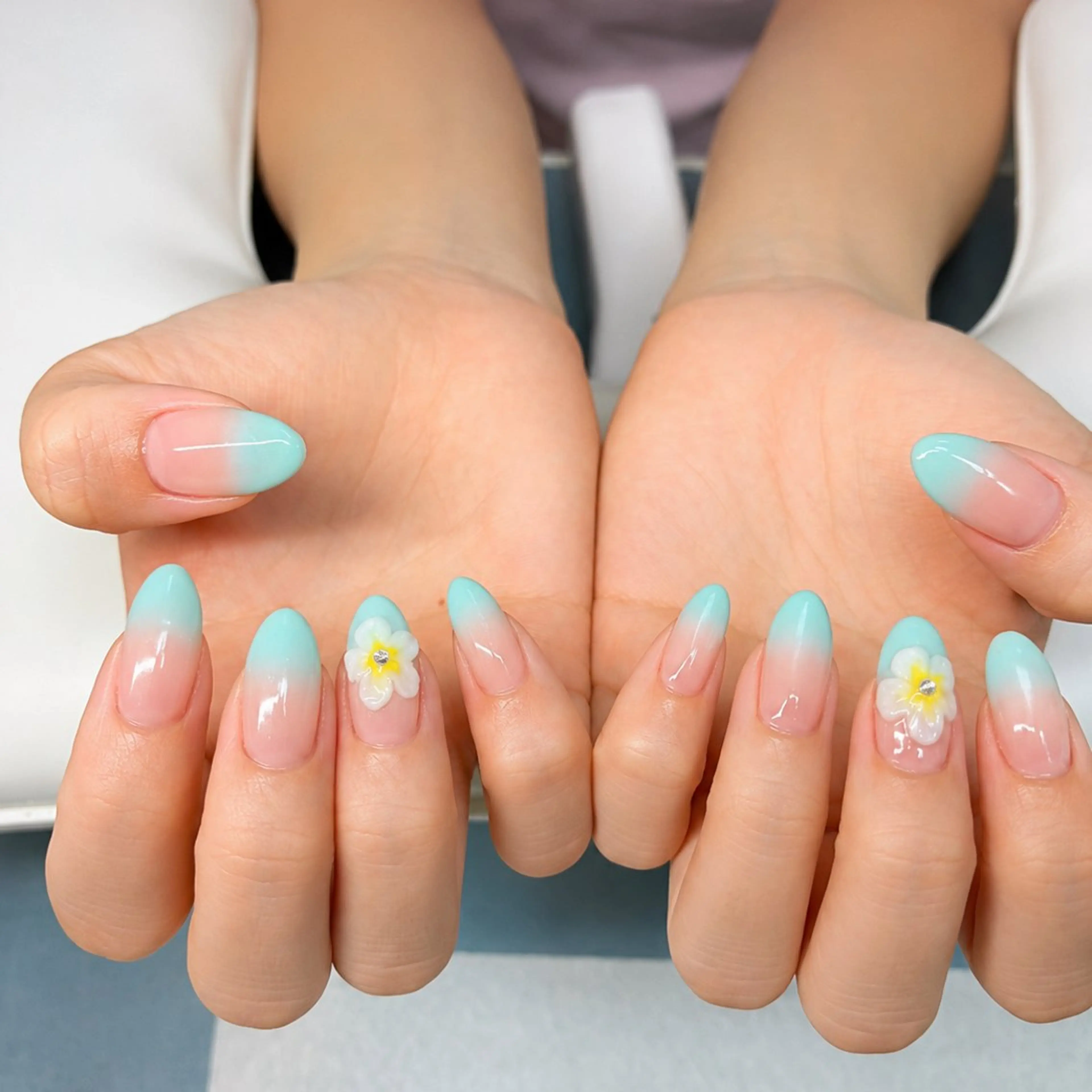 ネイル フラワーネイル グラデーション ぷっくりネイル シンプルネイル 春ネイル ハンドネイル Kii nailのネイルデザイン