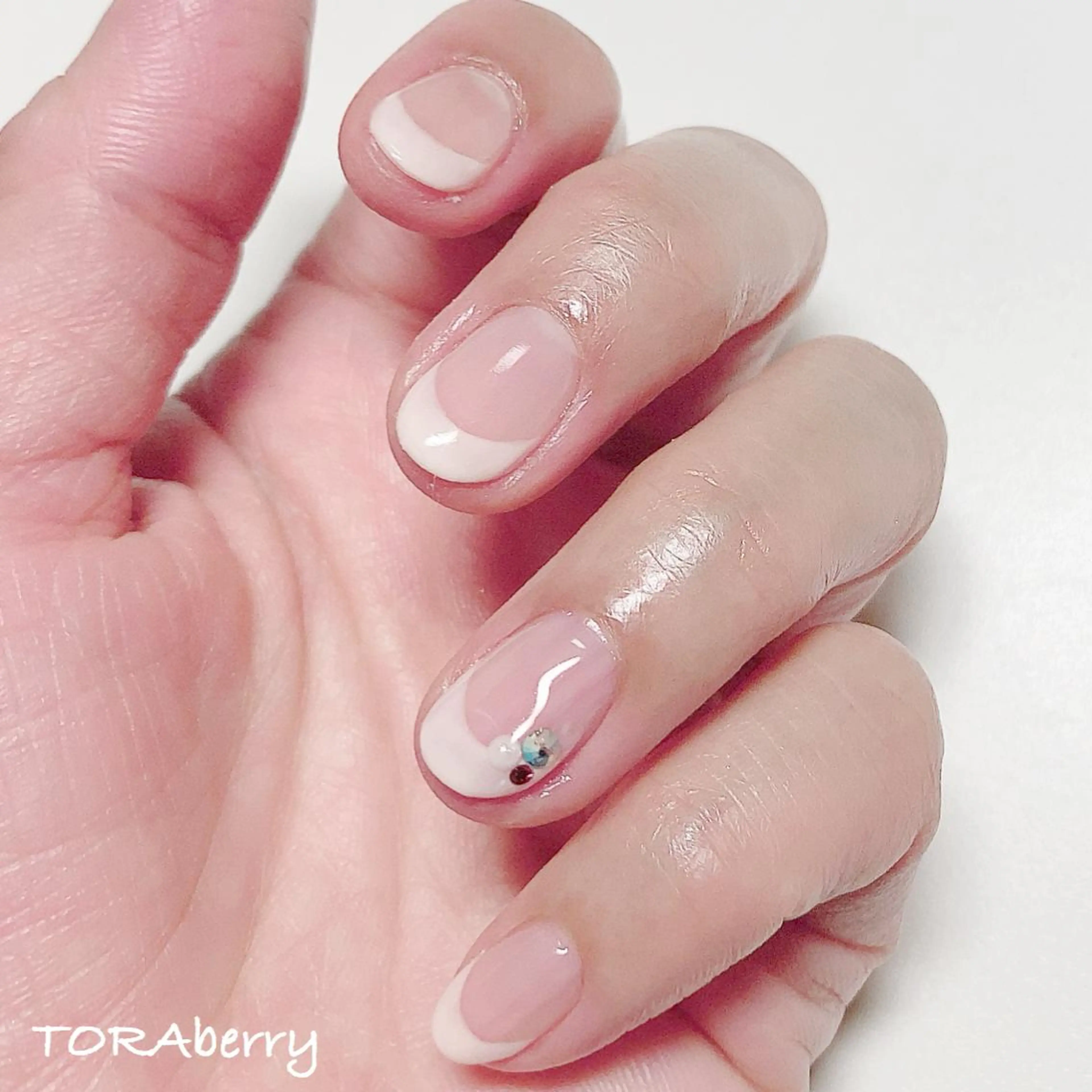 ネイル フレンチネイル ハンドネイル ネイリスト なつみのネイルデザイン