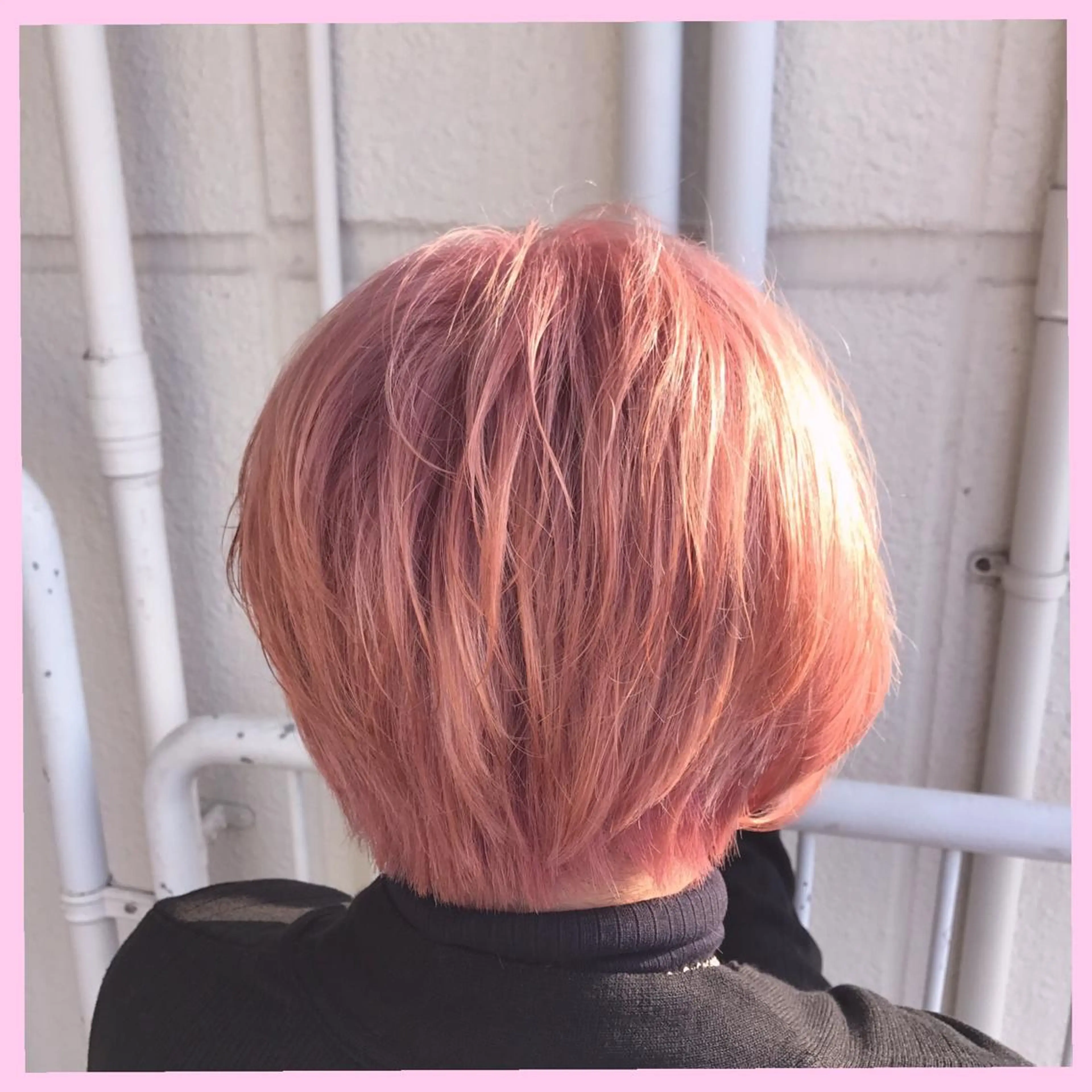 ショート カラー SHIN/レイヤー カット×クロスパーマのヘアスタイル