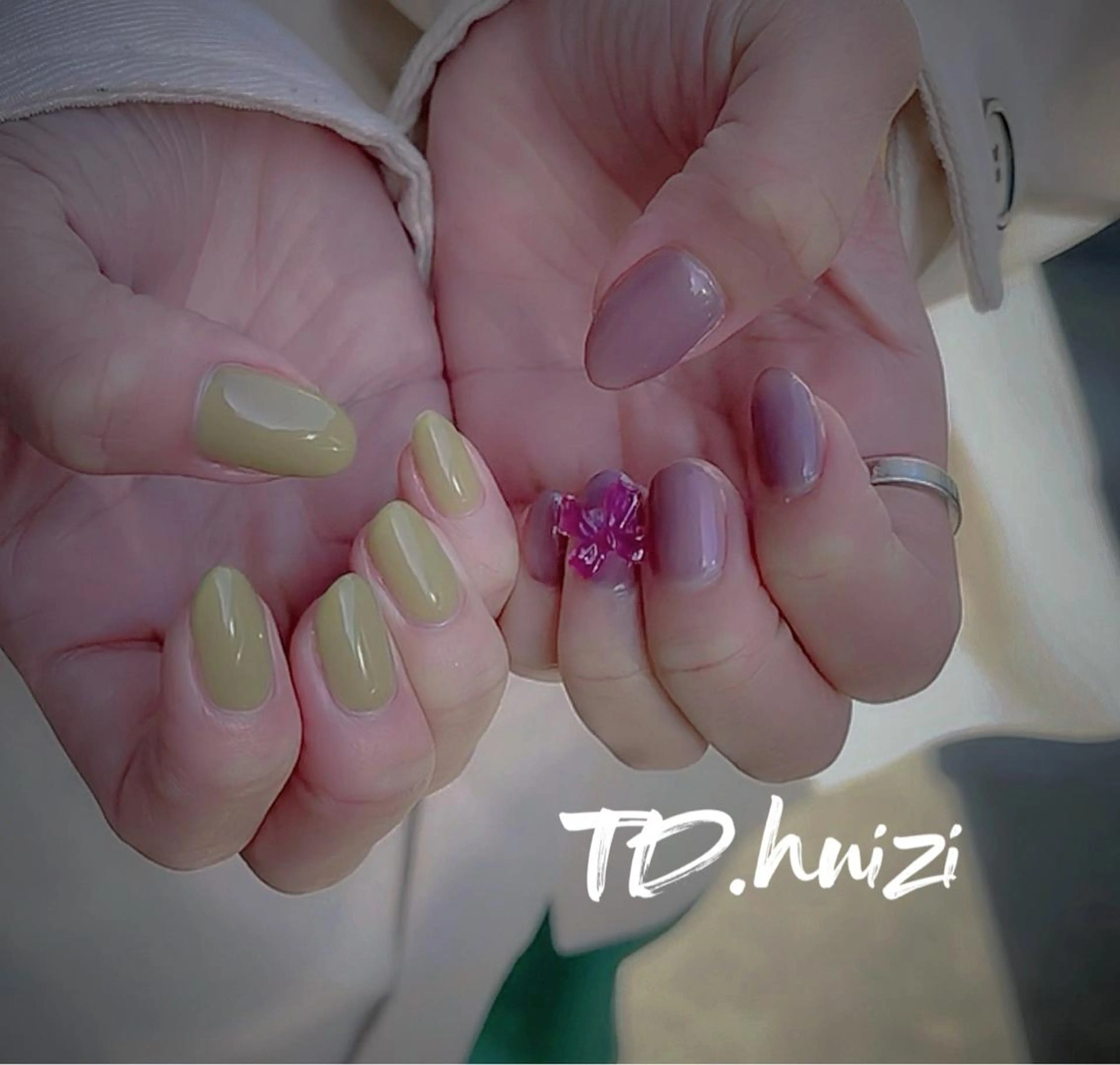 ミディアム めぐみのネイルサロン スタッフ練習のネイルデザイン