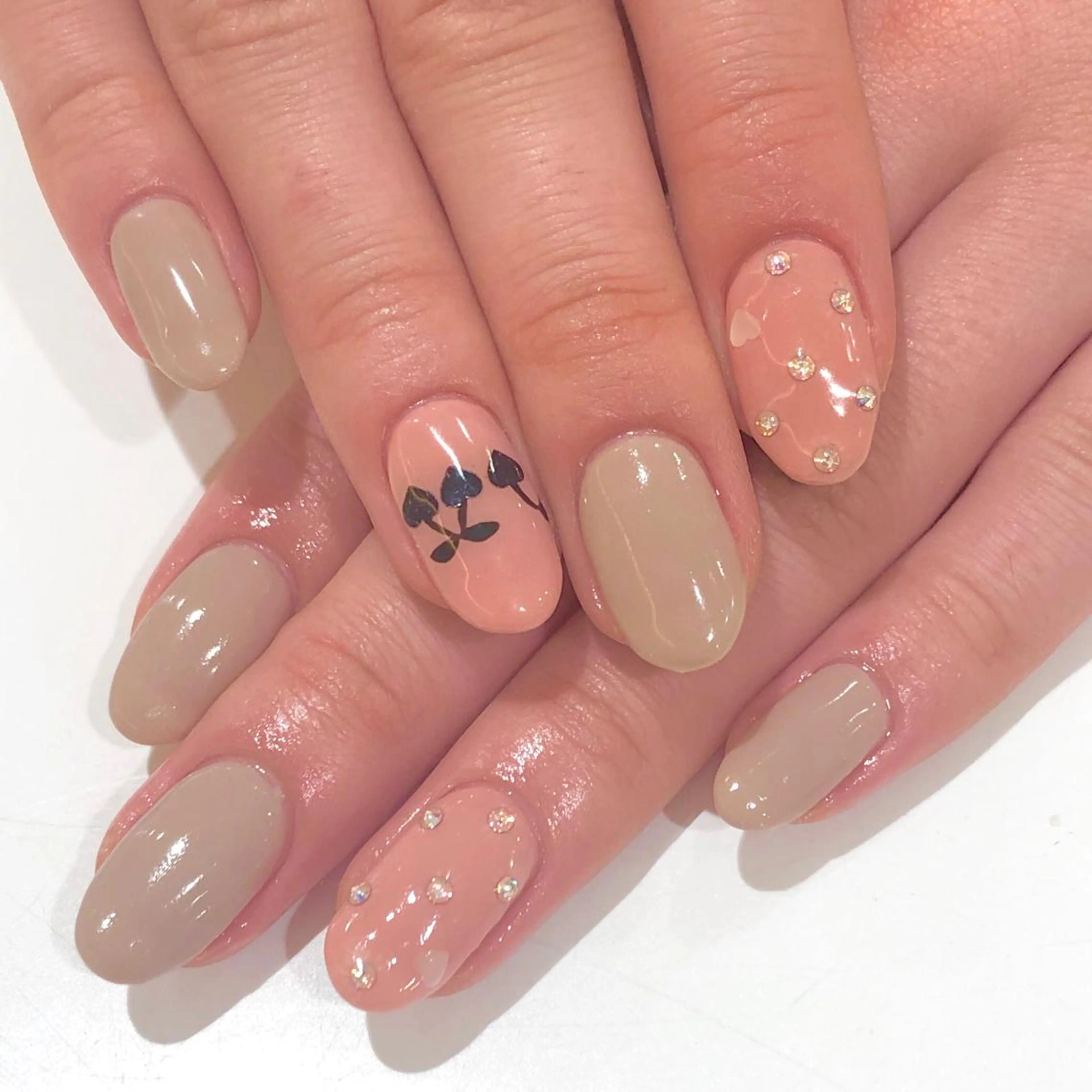 ネイル 矢崎 千春のネイルデザイン