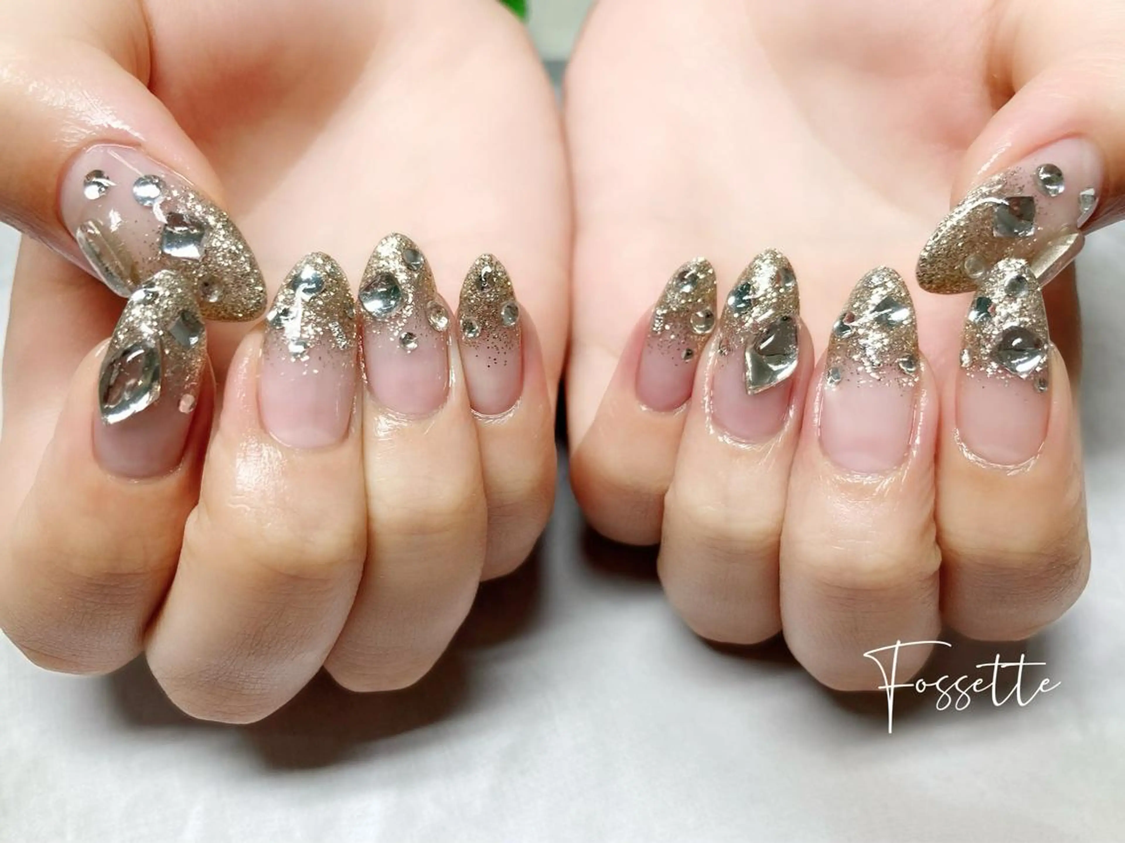 ネイル キラキラネイル ラメ(グリッター) ラメグラデーション ロングネイル nailsalon Fossetteのネイルデザイン