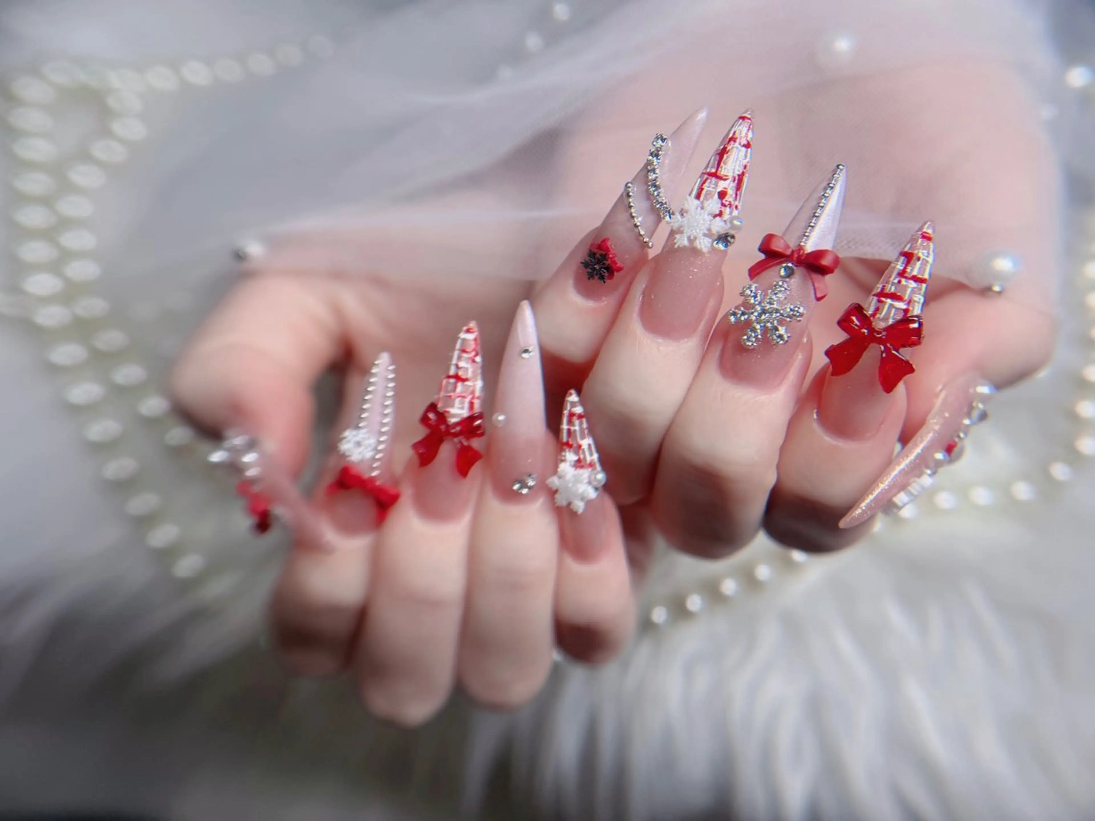 ネイル オーロラネイル フレンチネイル ジェルネイル ハロウィン キラキラネイル ハンドネイル H.baby Nail Salonのネイルデザイン