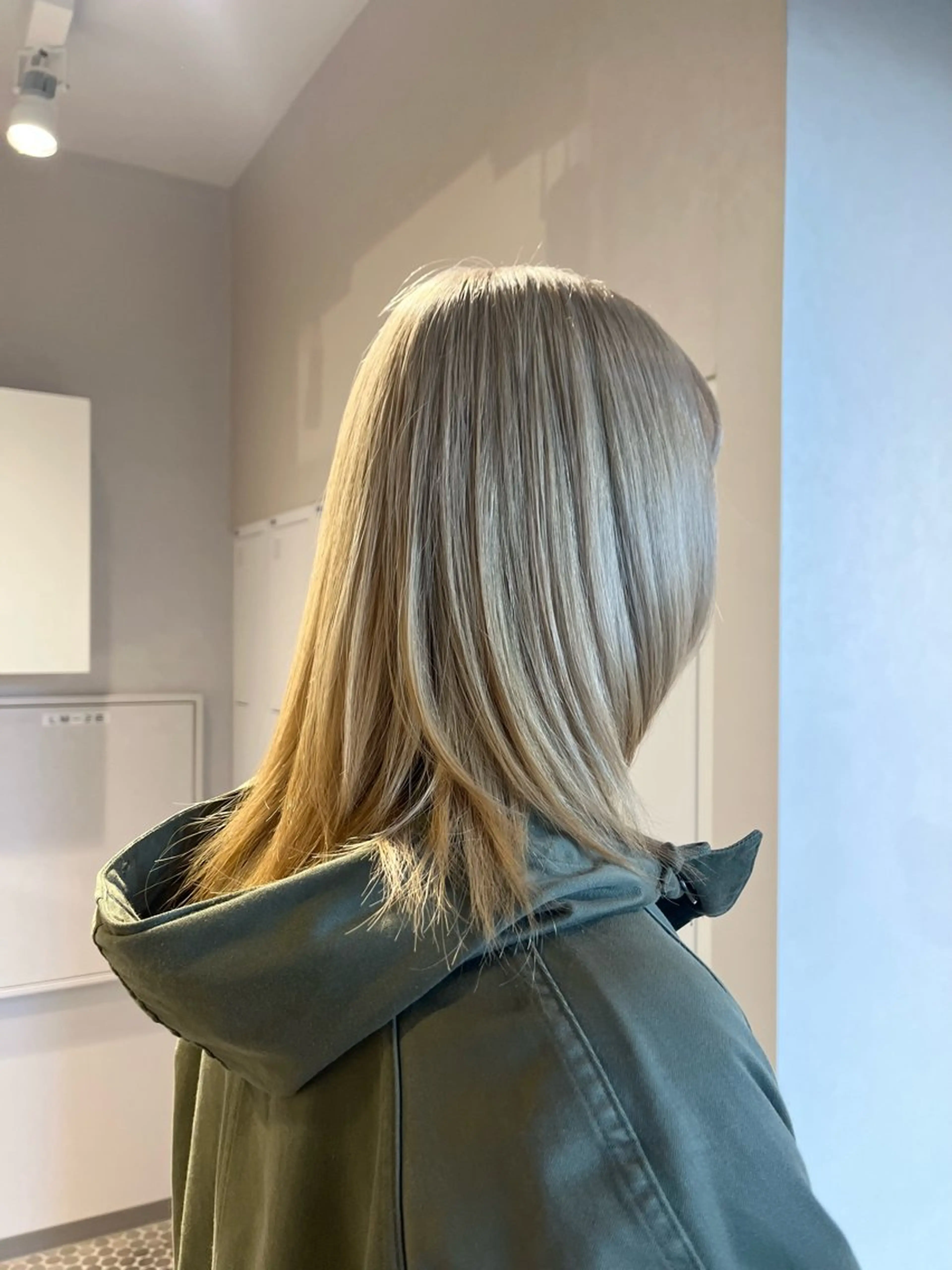 セミロング ウルフカット カット ヘアカラー 大宮レイヤーカット× 透明感カラー　rioのヘアスタイル