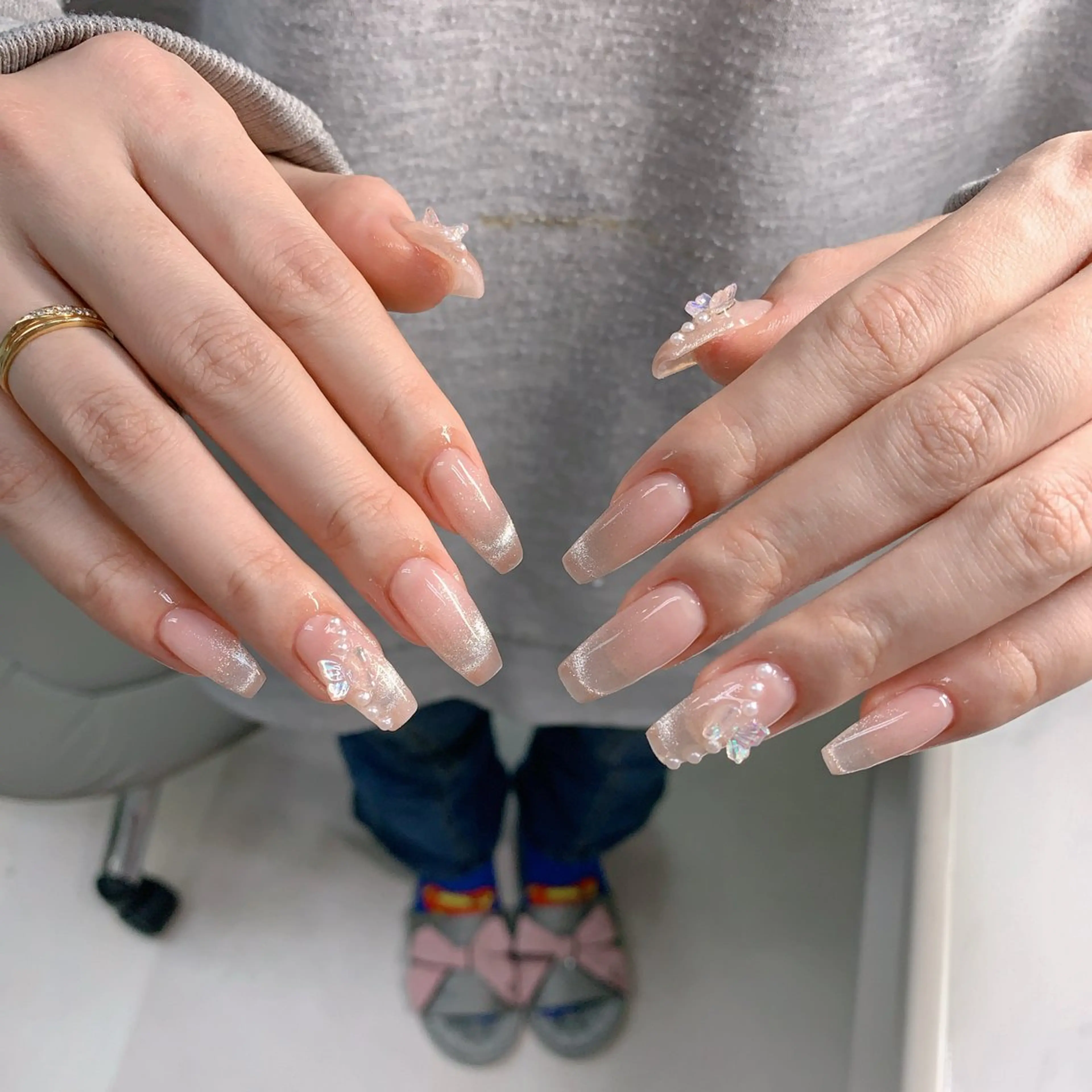 ネイル オーロラネイル 長さ出し フットネイル ジェルネイル キラキラネイル インフィニティ ネイルサロンのネイルデザイン