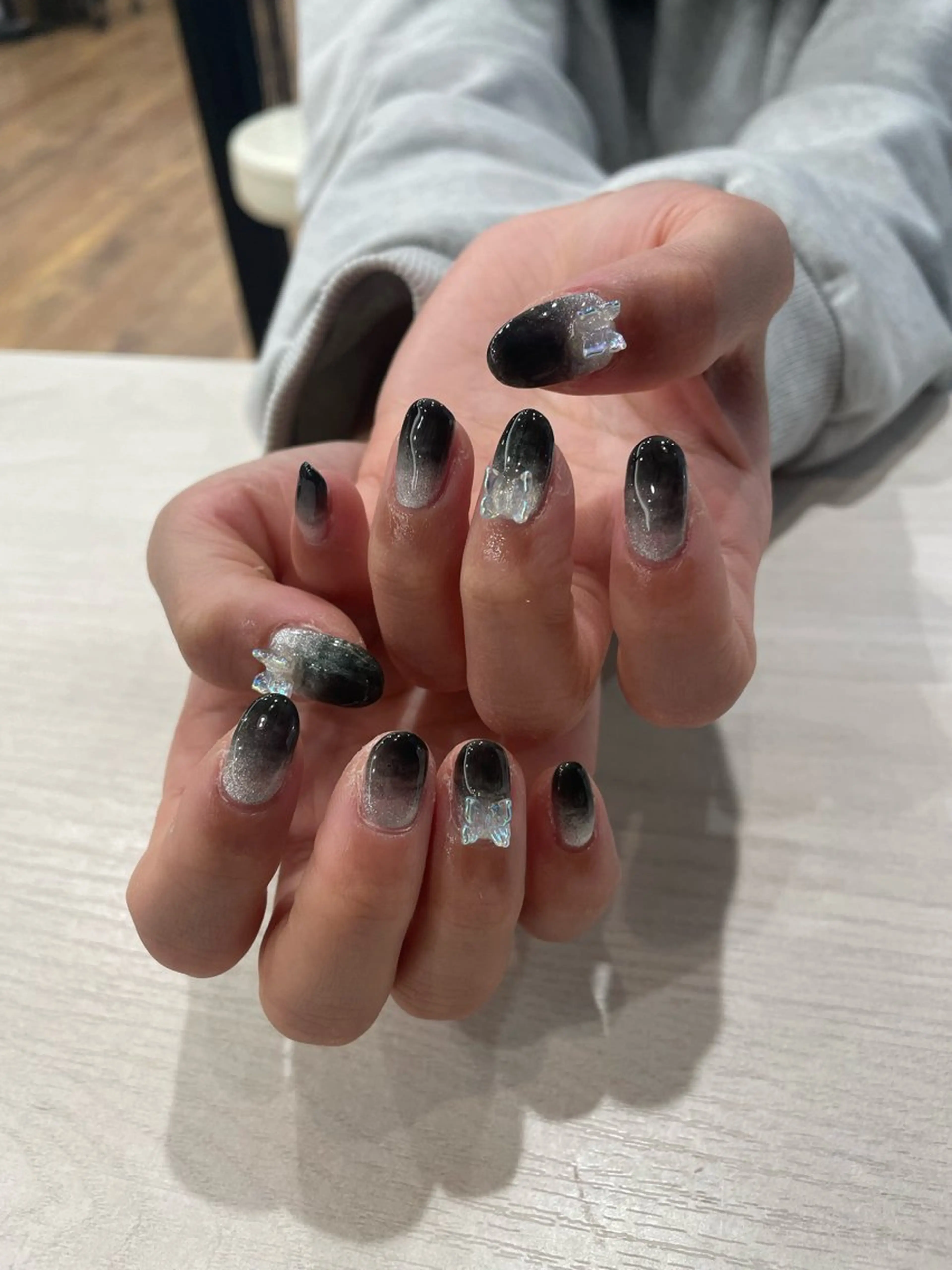 ネイル 成瀬 妃生路のヘアスタイル