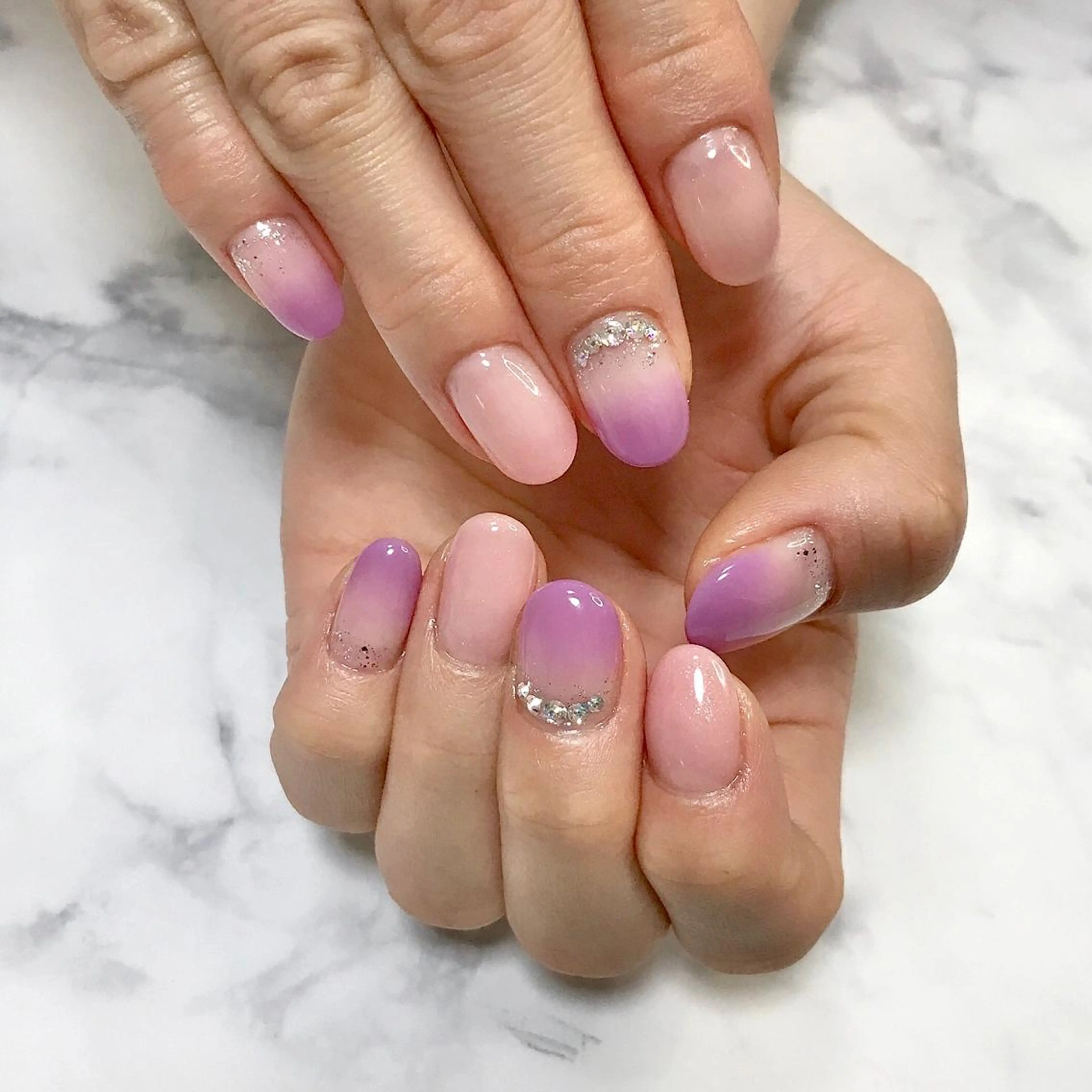 ネイル グラデーション オフィスネイル シンプルネイル ステラ marikominoのネイルデザイン