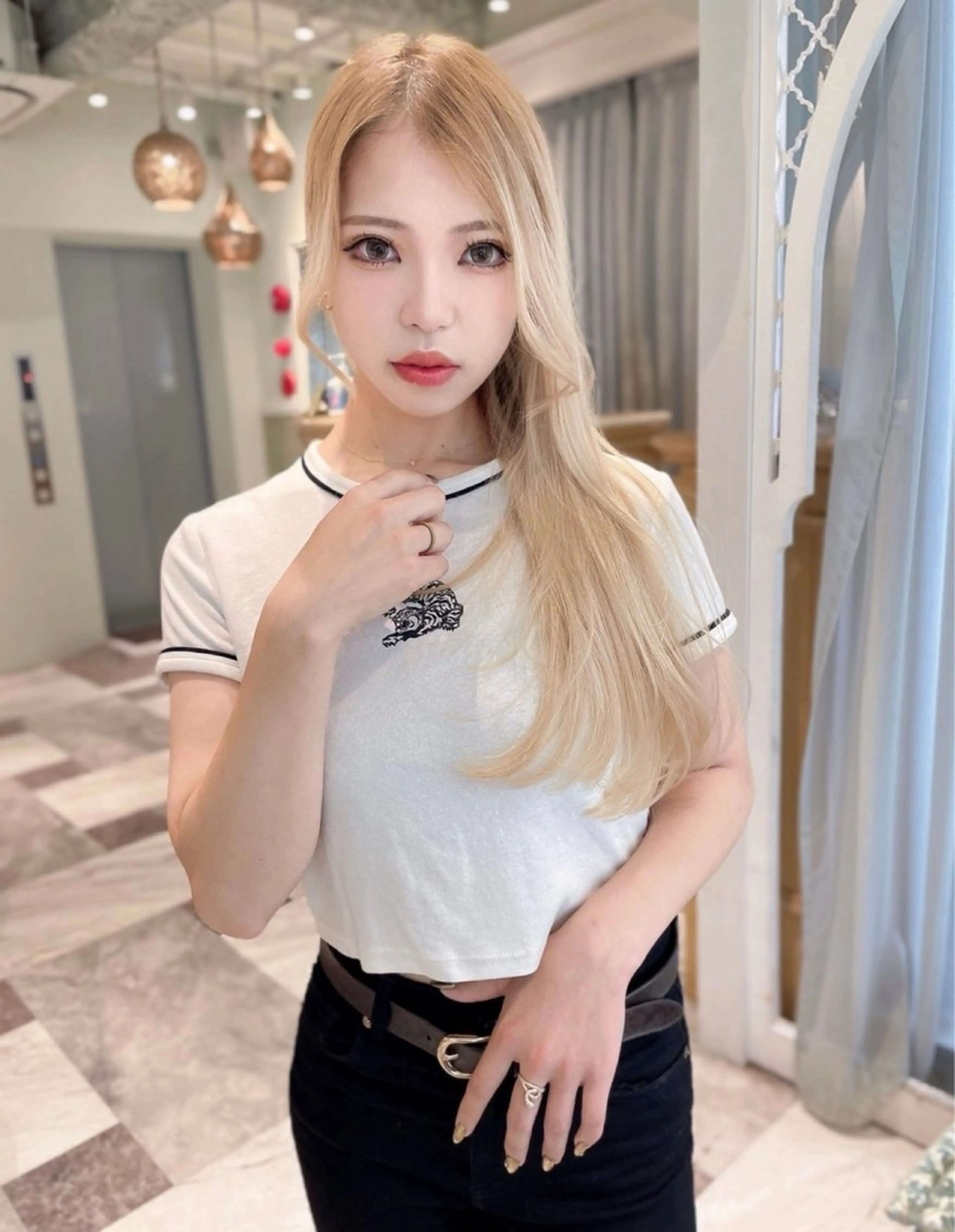 ロング カラー ベージュカラー 黒髪 ブリーチ ブルーカラー ブルーブラック カット ヘアカラー トリートメント 木屋元一/透明感 /前髪/ショートボブのヘアスタイル