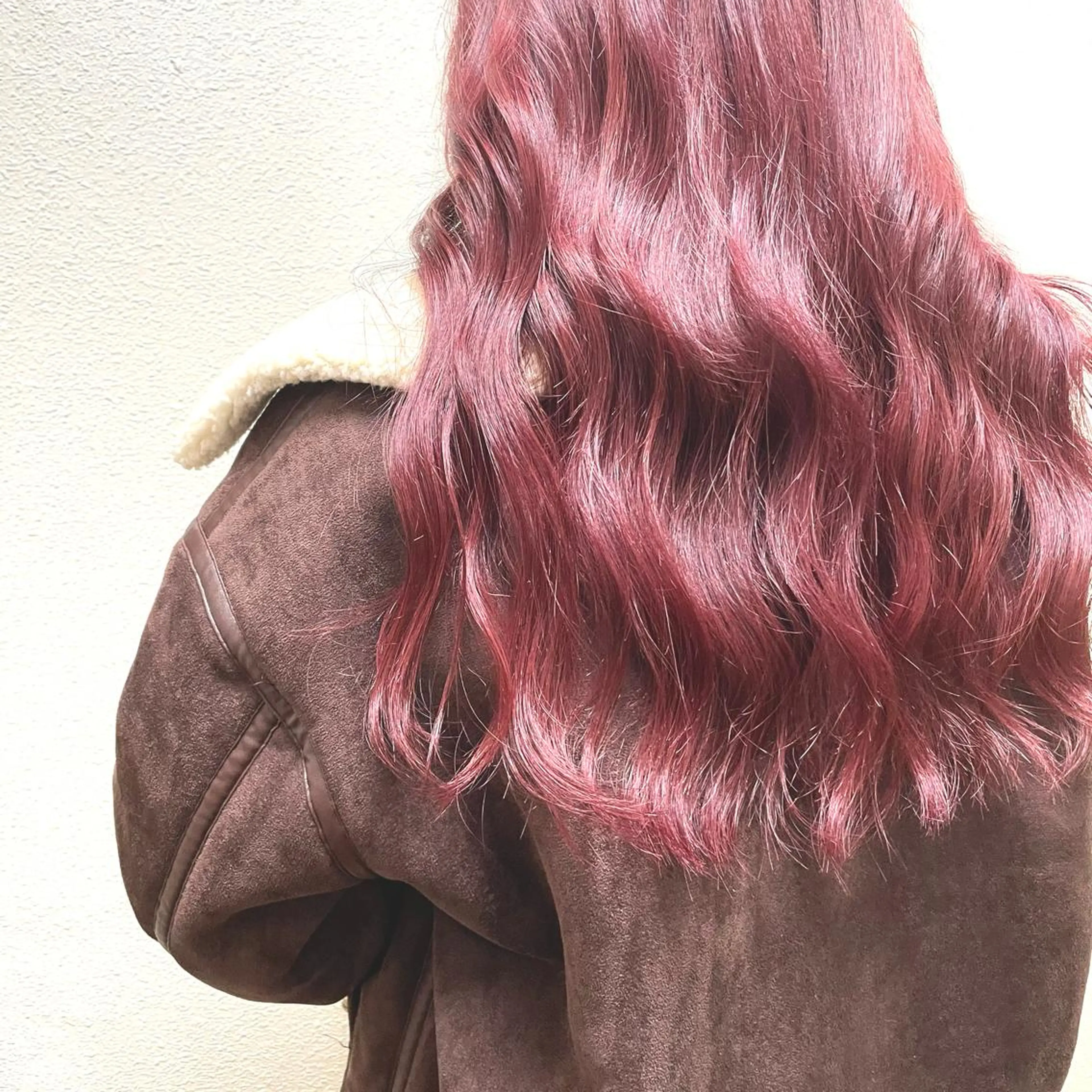ミディアム カラー パーマ ヘアアレンジ メンズ キッズ ネイル マツエク・マツパ ヘアカラー トリートメント 切りっぱなしヘアボブ ミディアムヘアRYOのヘアスタイル