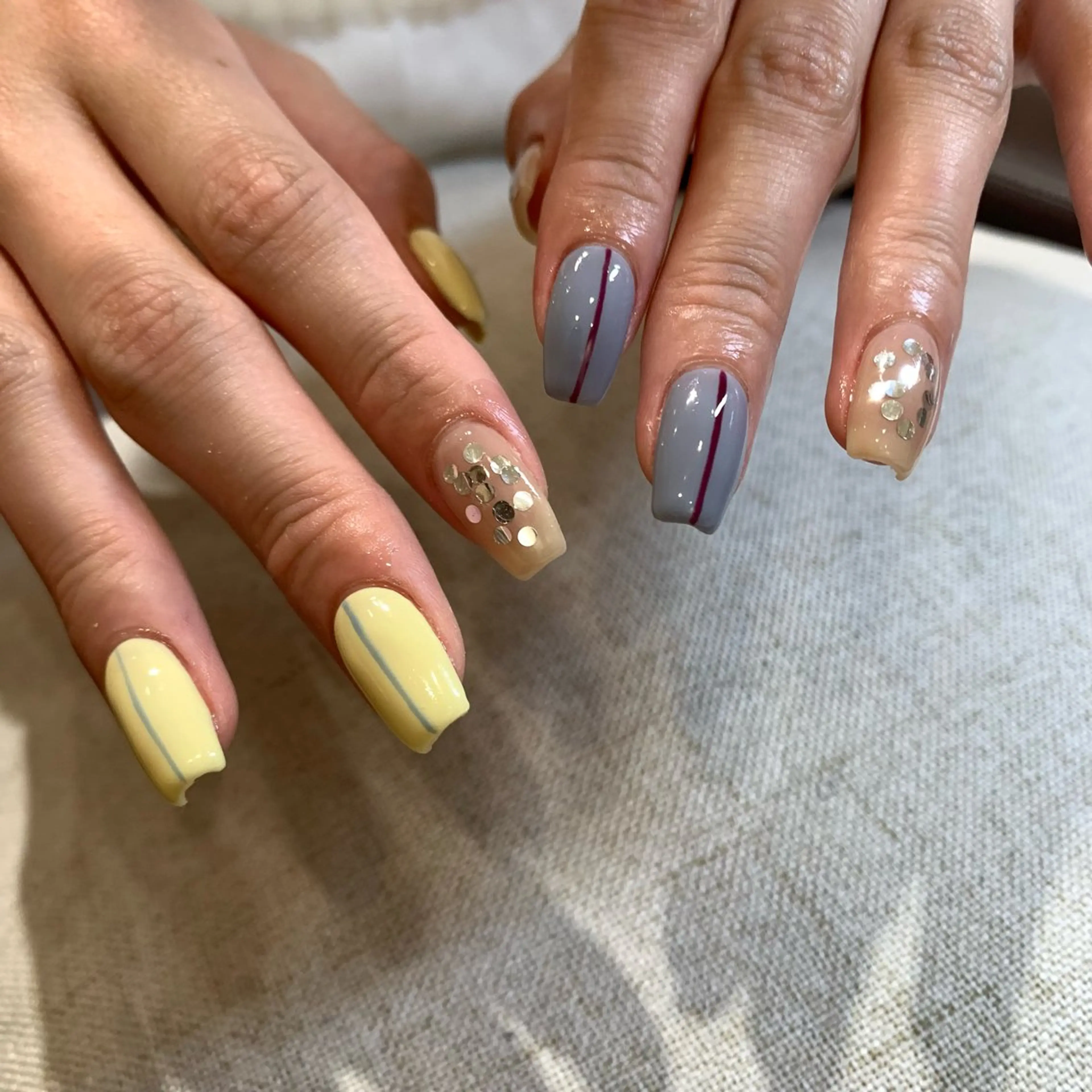 ネイル ブルー 黄色 nailAVANCE akariのネイルデザイン