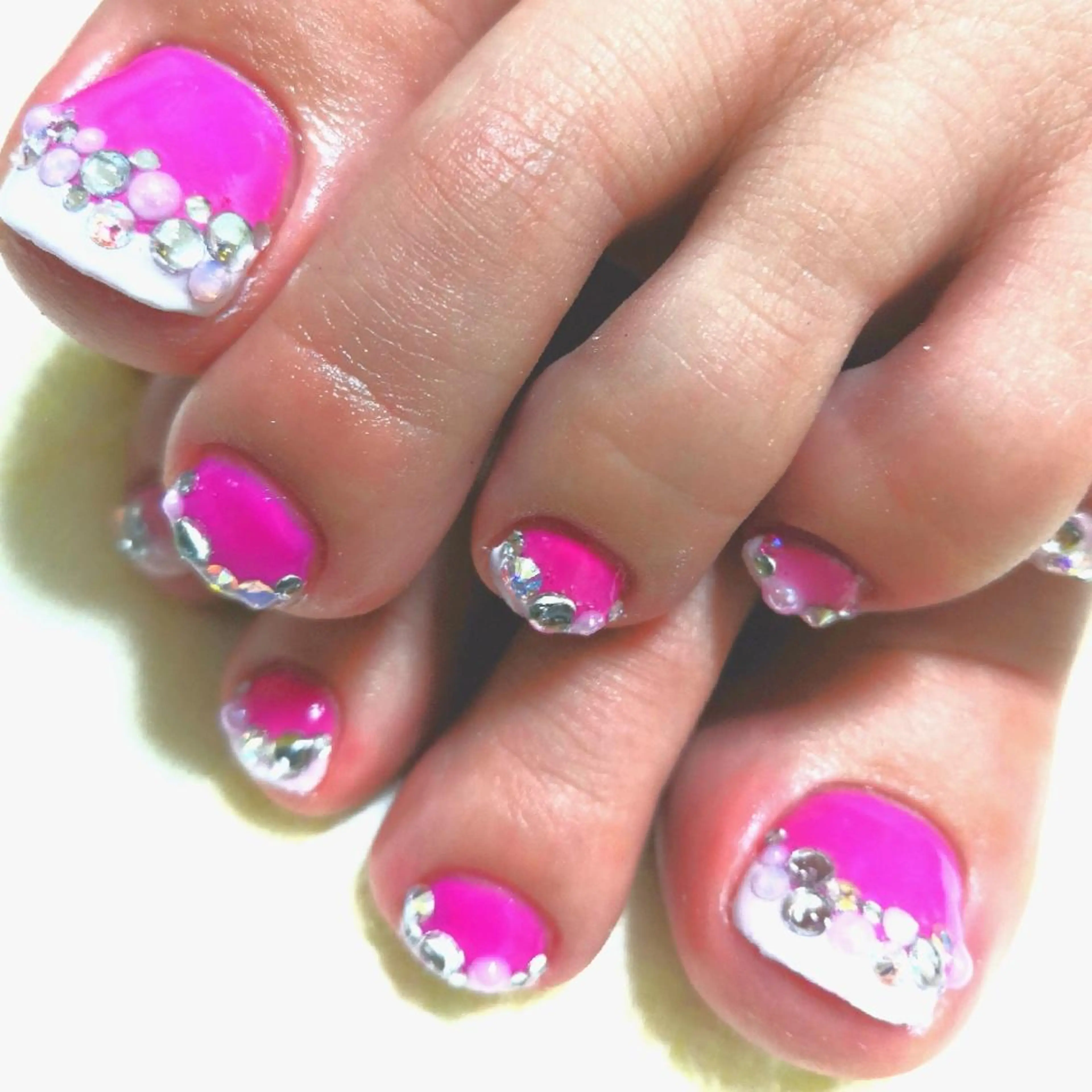 ネイル キラキラネイル ピンク フットネイル Nailsalon WAO!!!のネイルデザイン