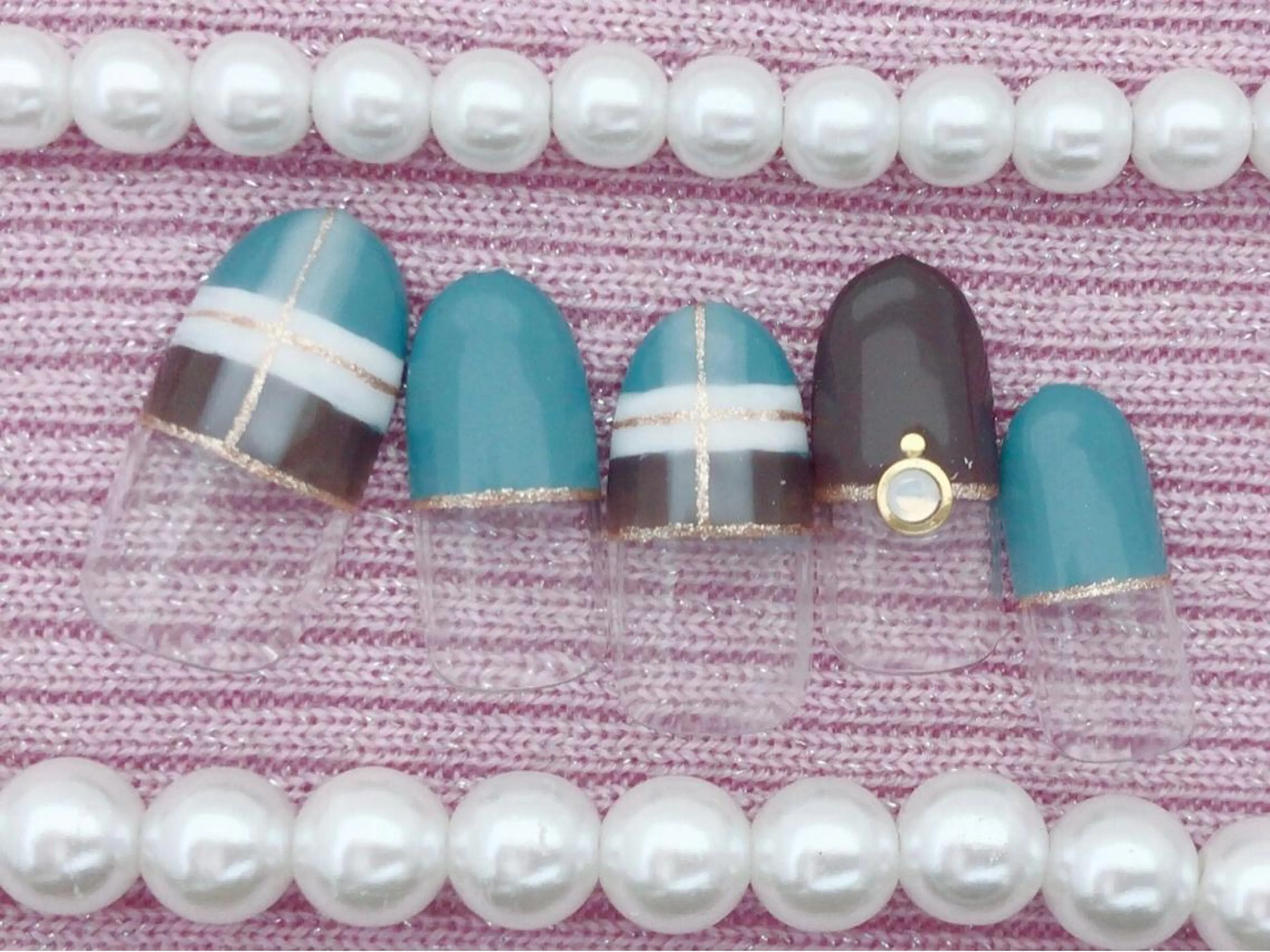 ネイル ストーンネイル Verest 西荻窪のネイルデザイン