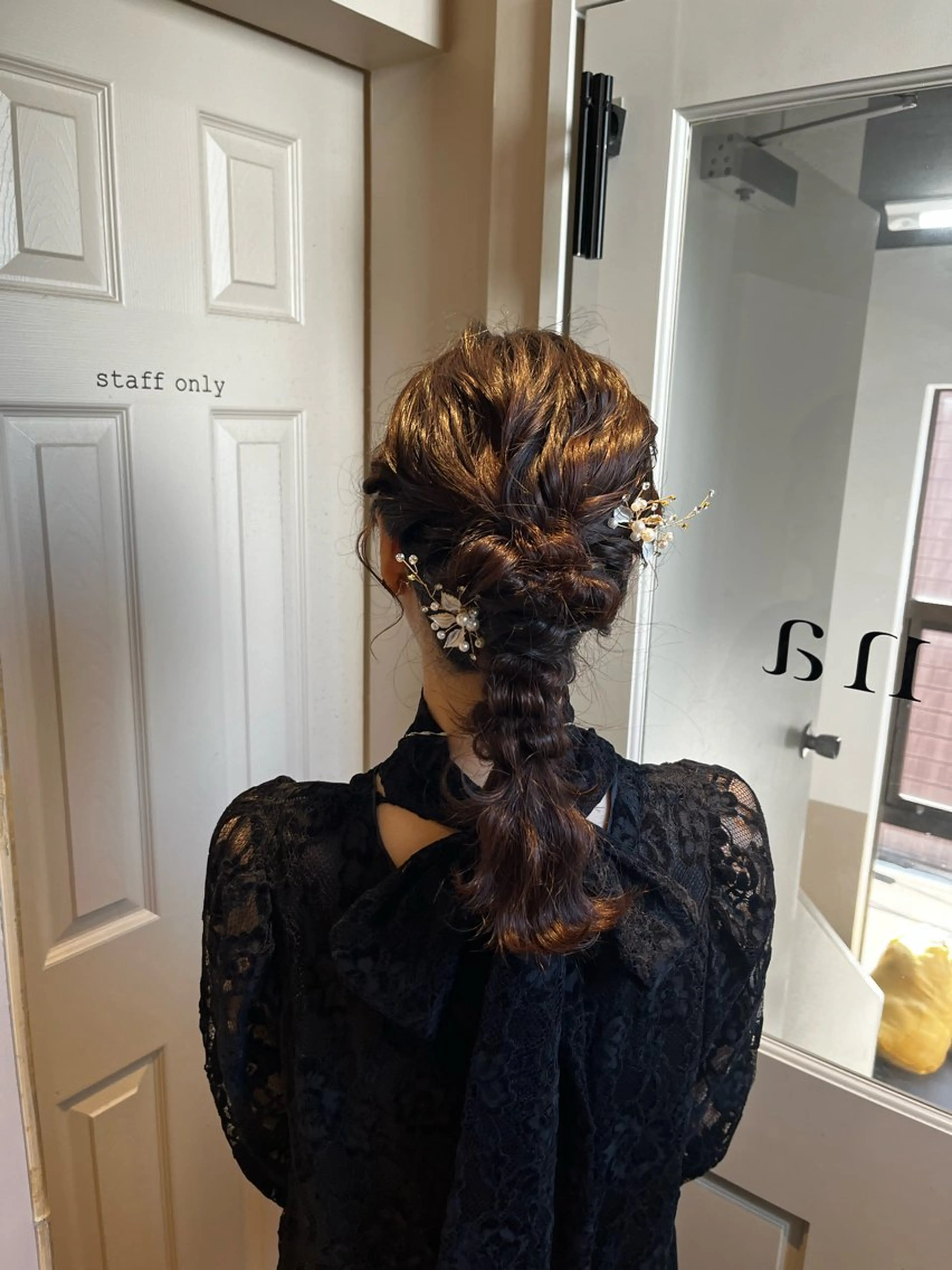 ミディアム ヘアアレンジ ヘアセット ERENA💚 ヘアアレンジのヘアスタイル