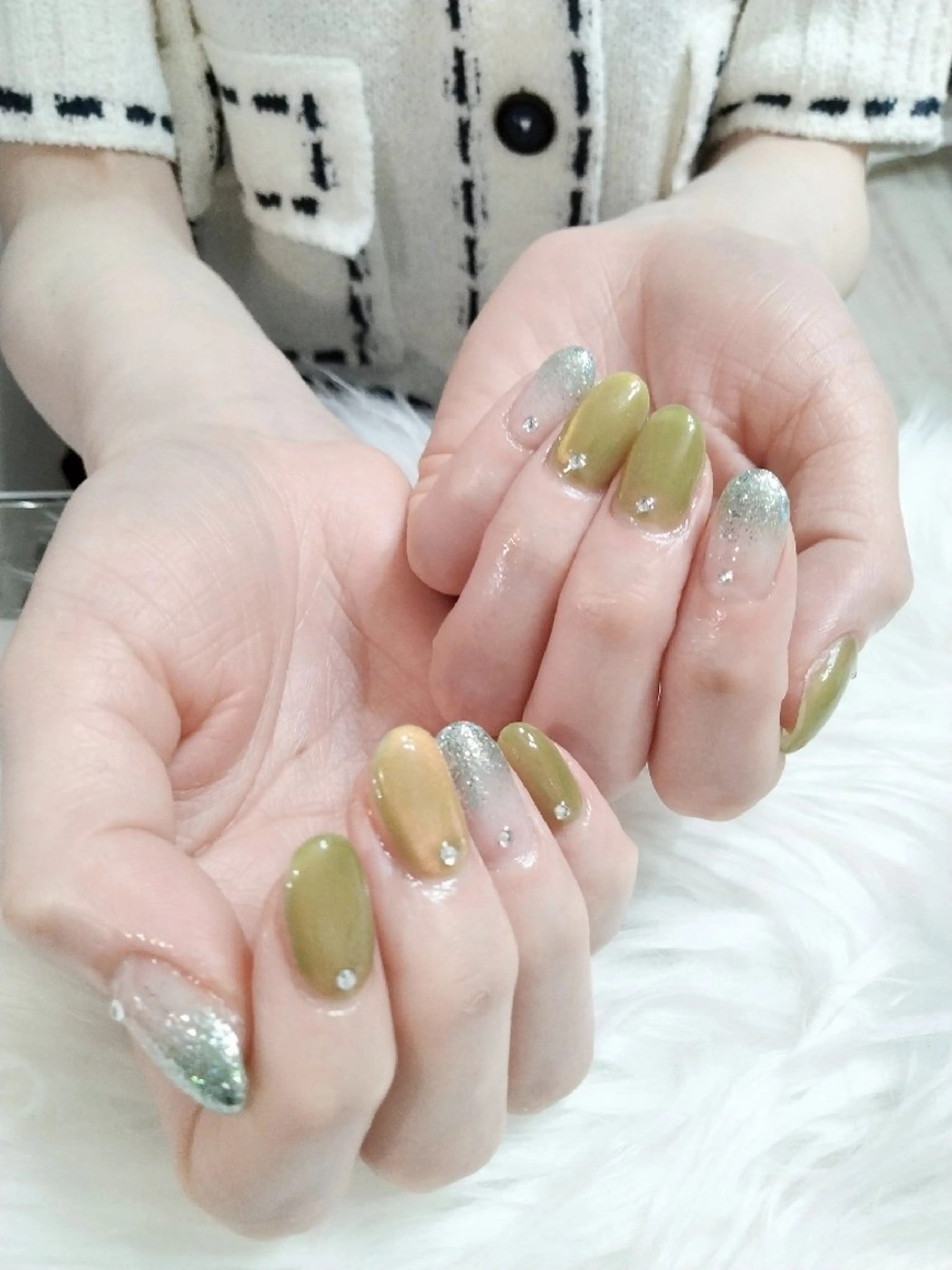 ネイル ジェルネイル グラデーション グリーン キラキラネイル マグネットネイル ハンドネイル Beaubie  nailサロンのネイルデザイン