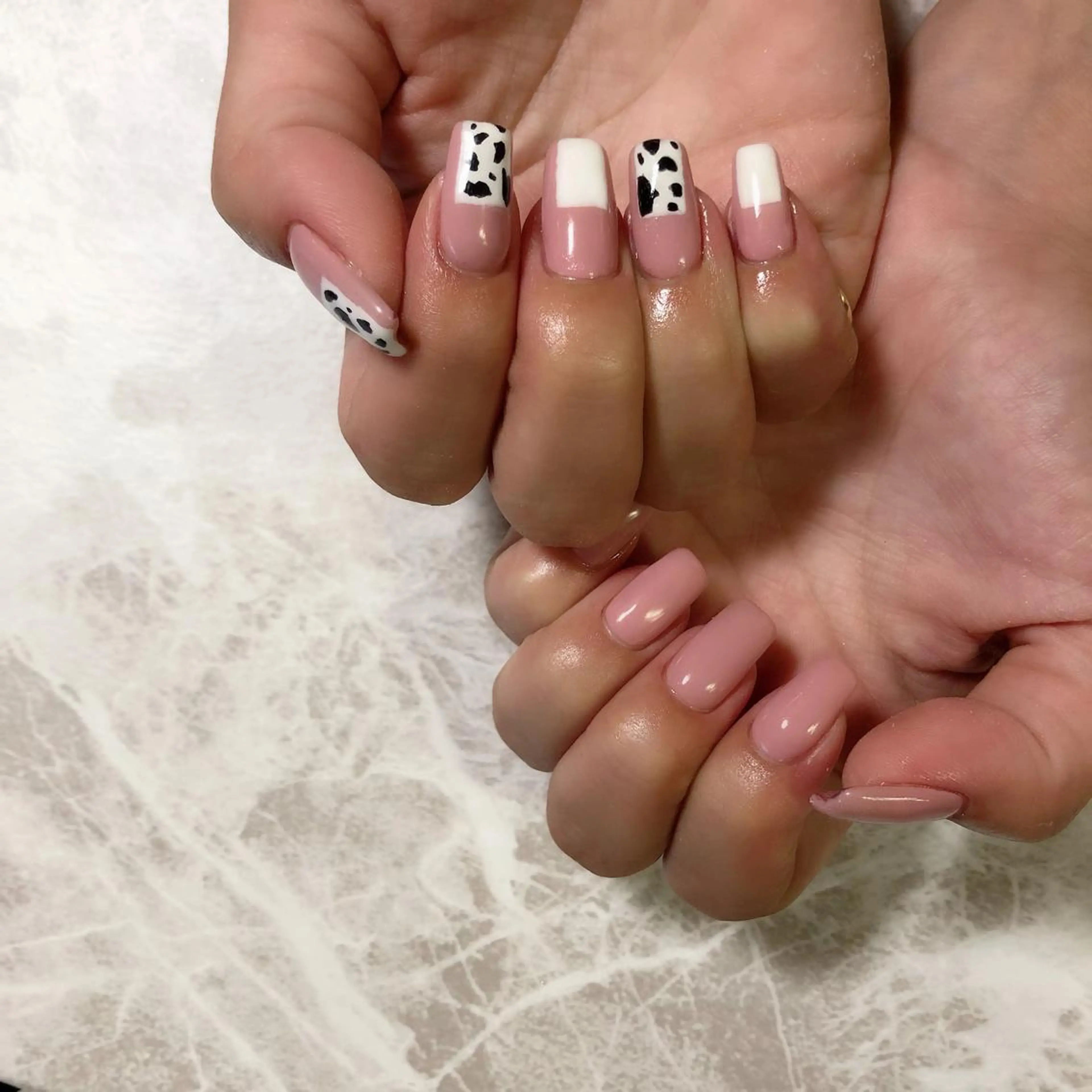 ネイル フットネイル フレンチネイル ジェルネイル ラメ(グリッター) ラメグラデーション NEO Beauty Salon所属・𝐍𝐄𝐎 𝐉𝐔𝐑𝐈のネイルデザイン