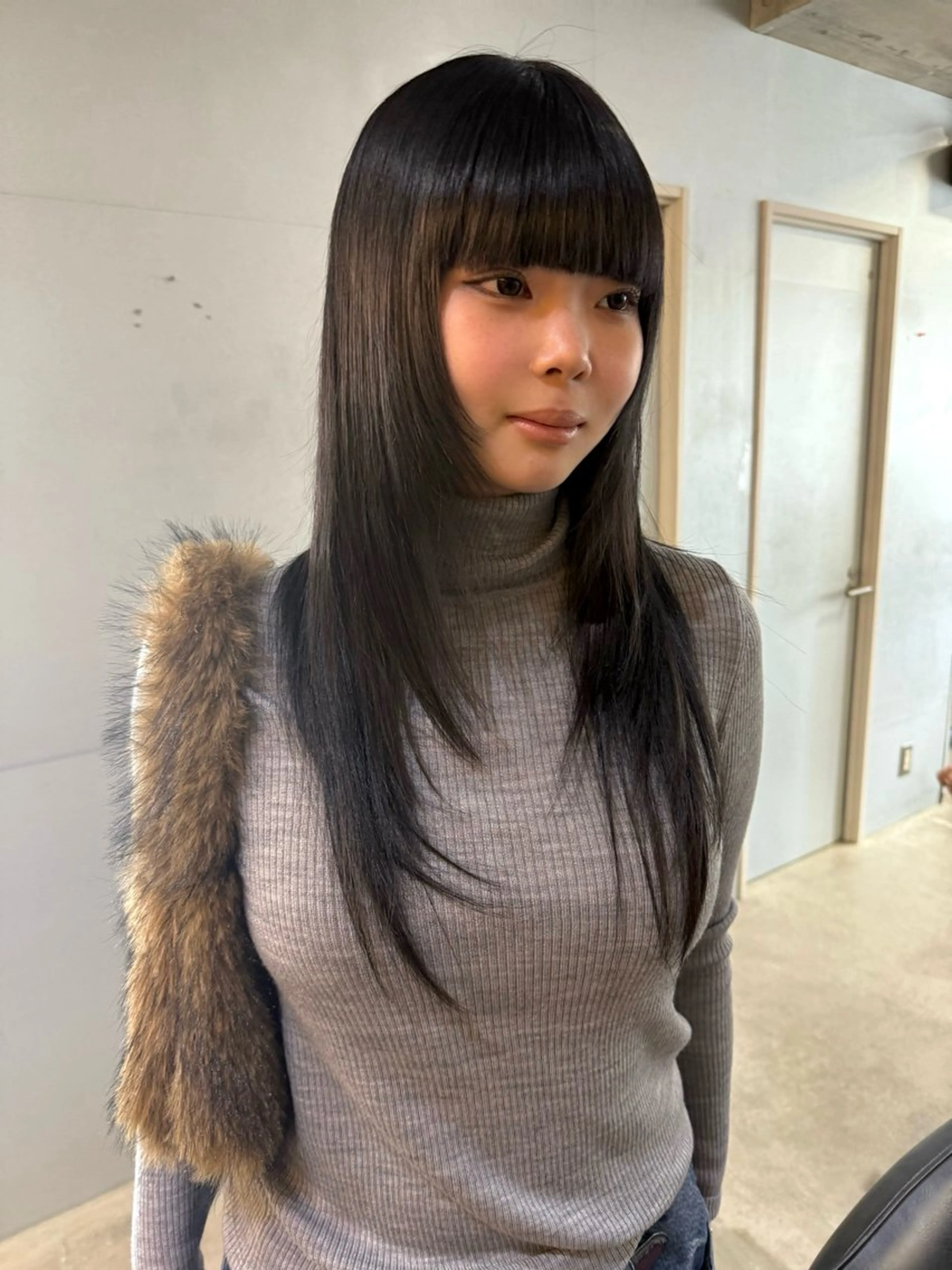 ロング ハッシュカット ハイレイヤー レイヤーカット シャギー クリスマス カット トリートメント レイヤーカット\ウル フ　chinatsuのヘアスタイル