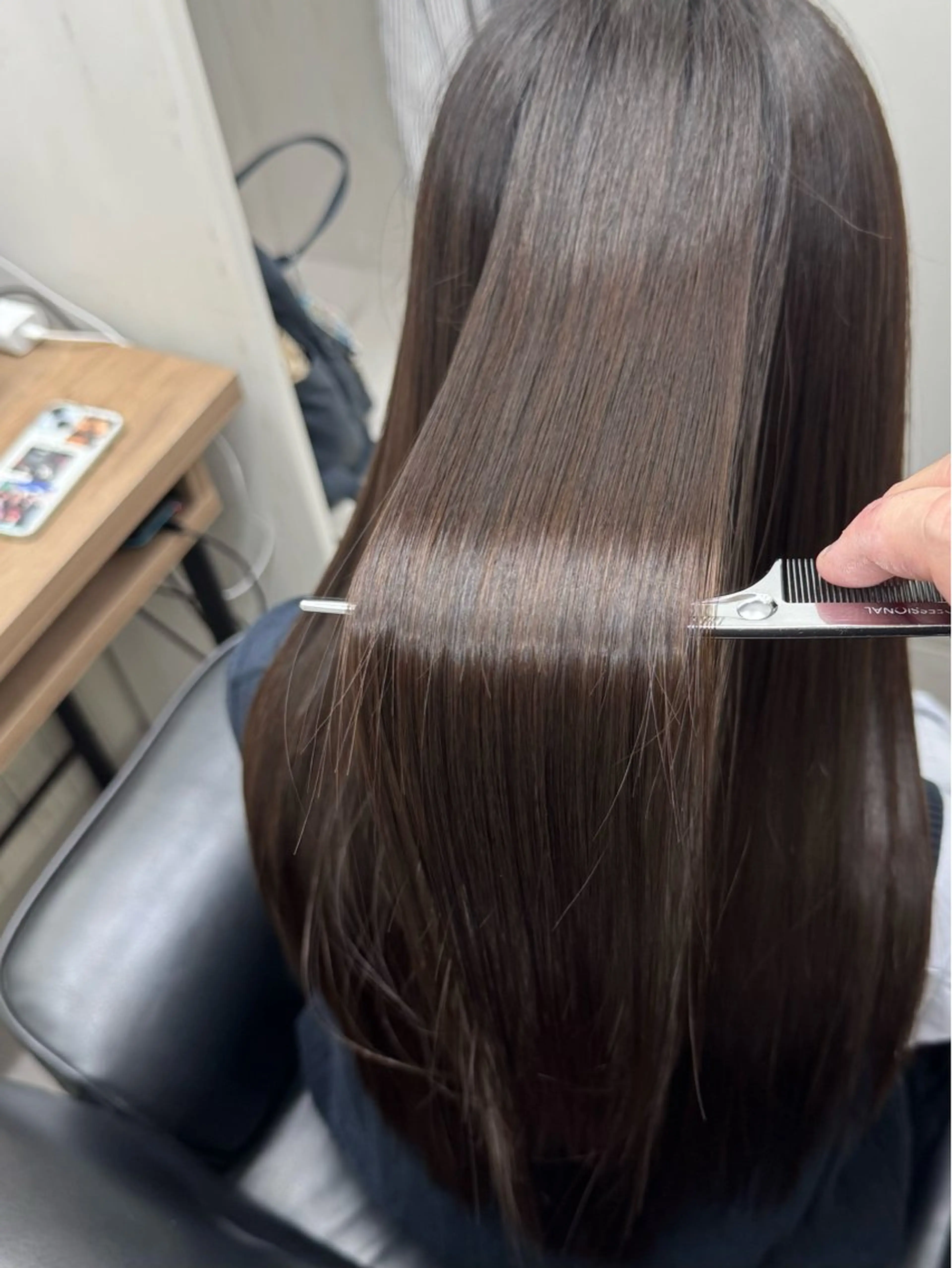 ロング カラー アディクシーカラー イルミナカラー クオルシアカラー 髪質改善 韓国風ヘア The Apartment of Solon 船橋 2nd所属・艶髪改善師/高橋潤 /レイヤーカットのヘアスタイル