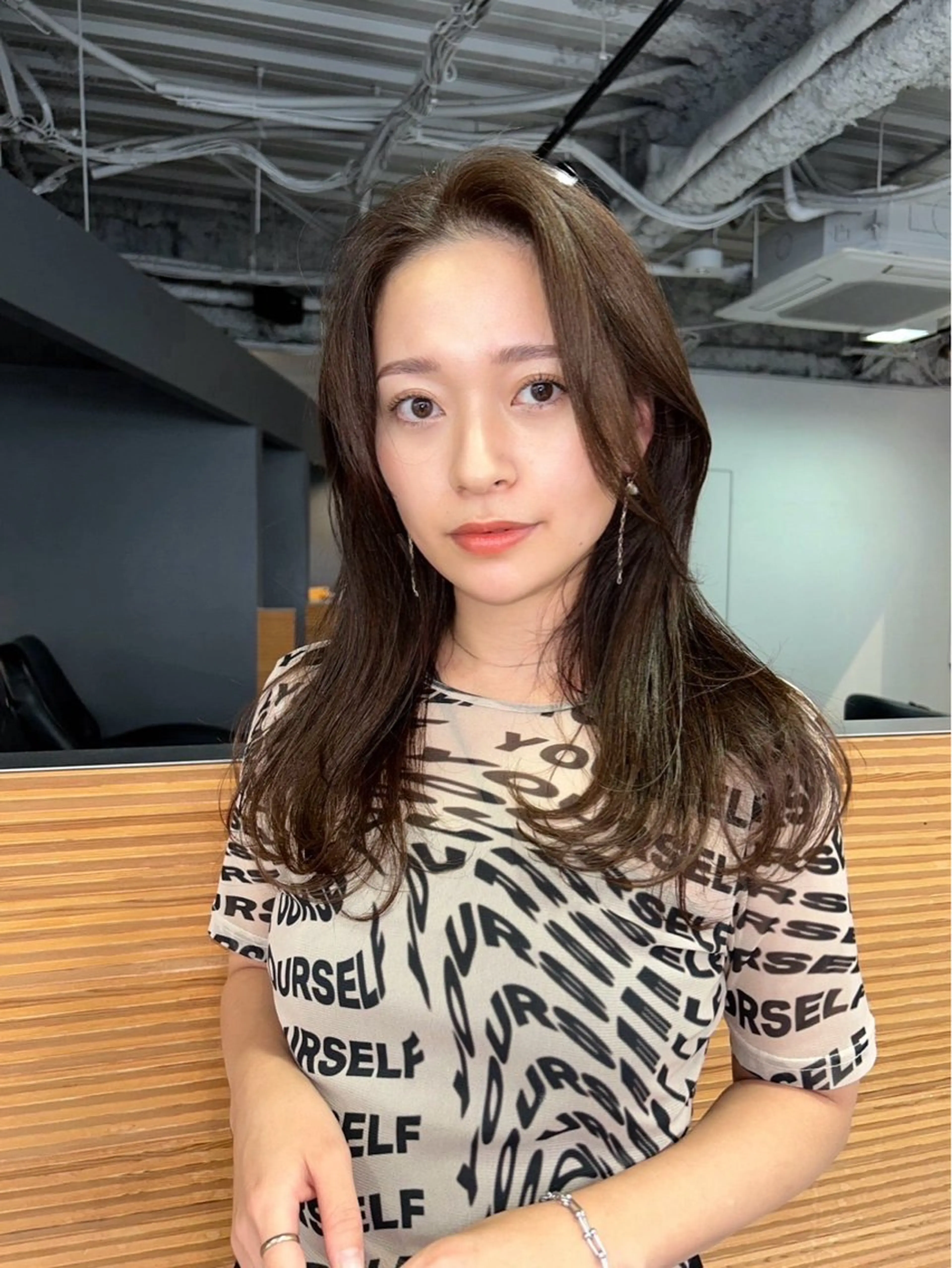 ミディアム ハイトーン特化/和音 【デザインカラー】のヘアスタイル