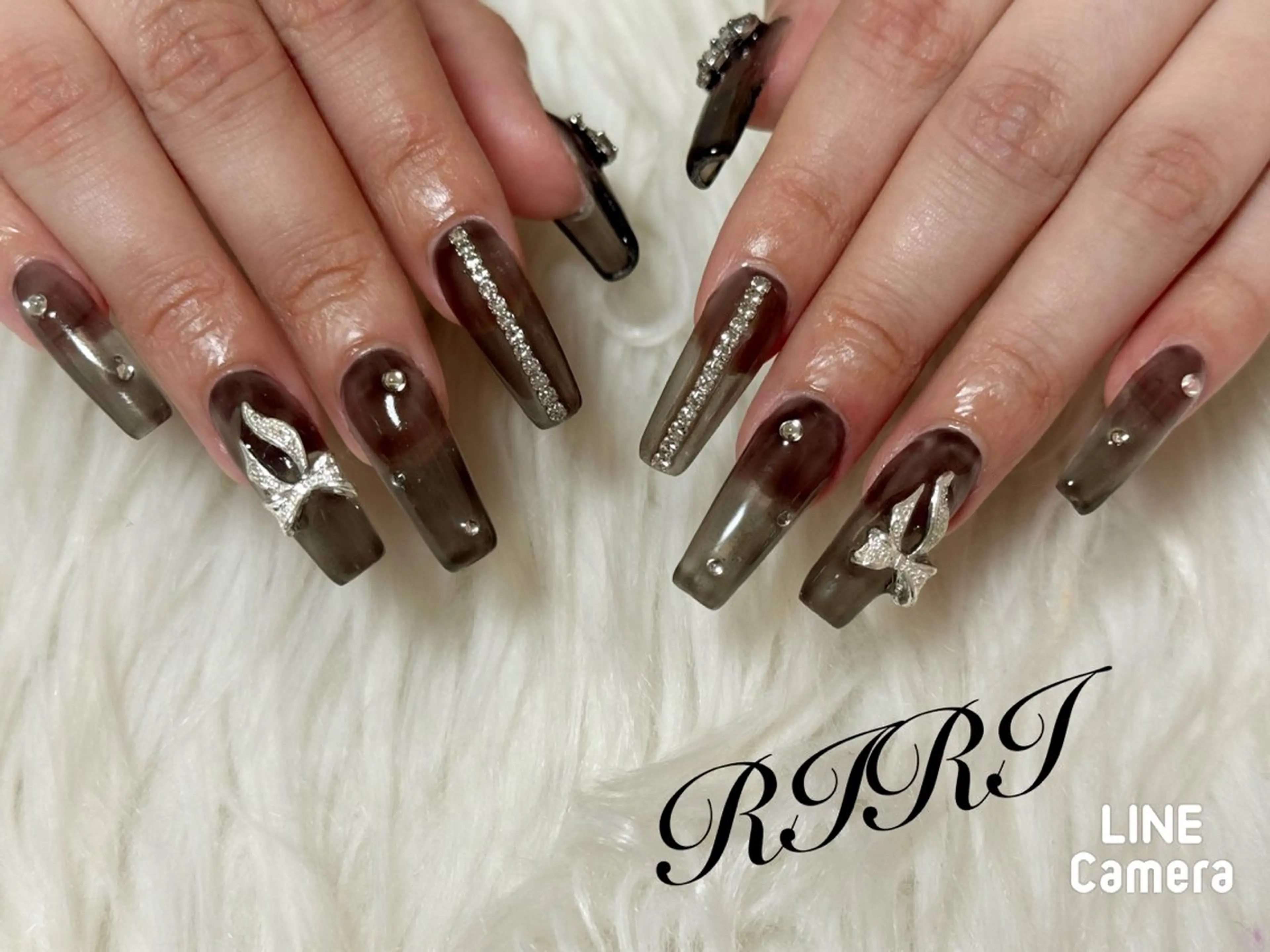 ネイル ジェルネイル ロングネイル リボン スカルプネイル シンプルネイル ハンドネイル riri オーナーのネイルデザイン