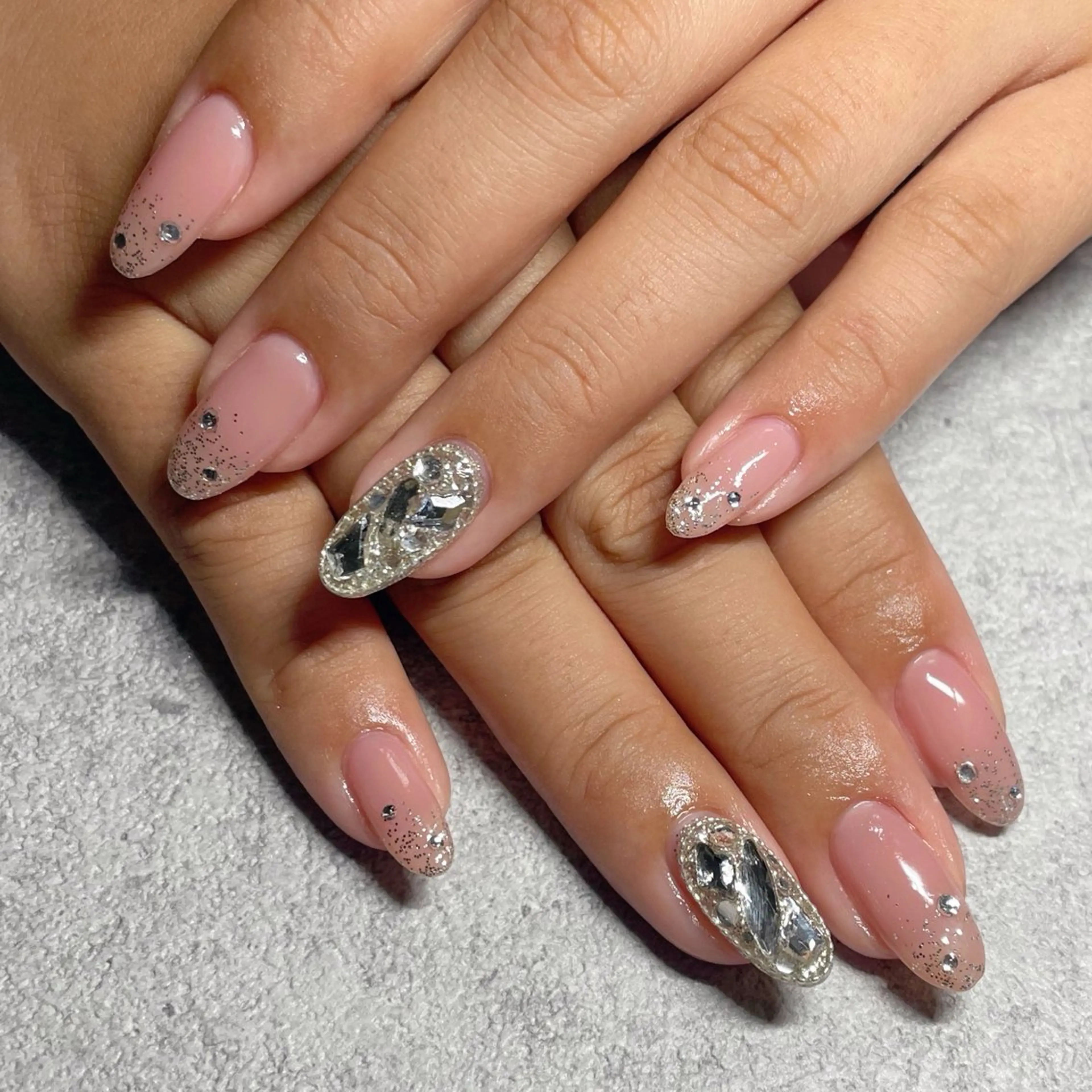 ネイル ハンドネイル nailroom DIASOMNIAのネイルデザイン