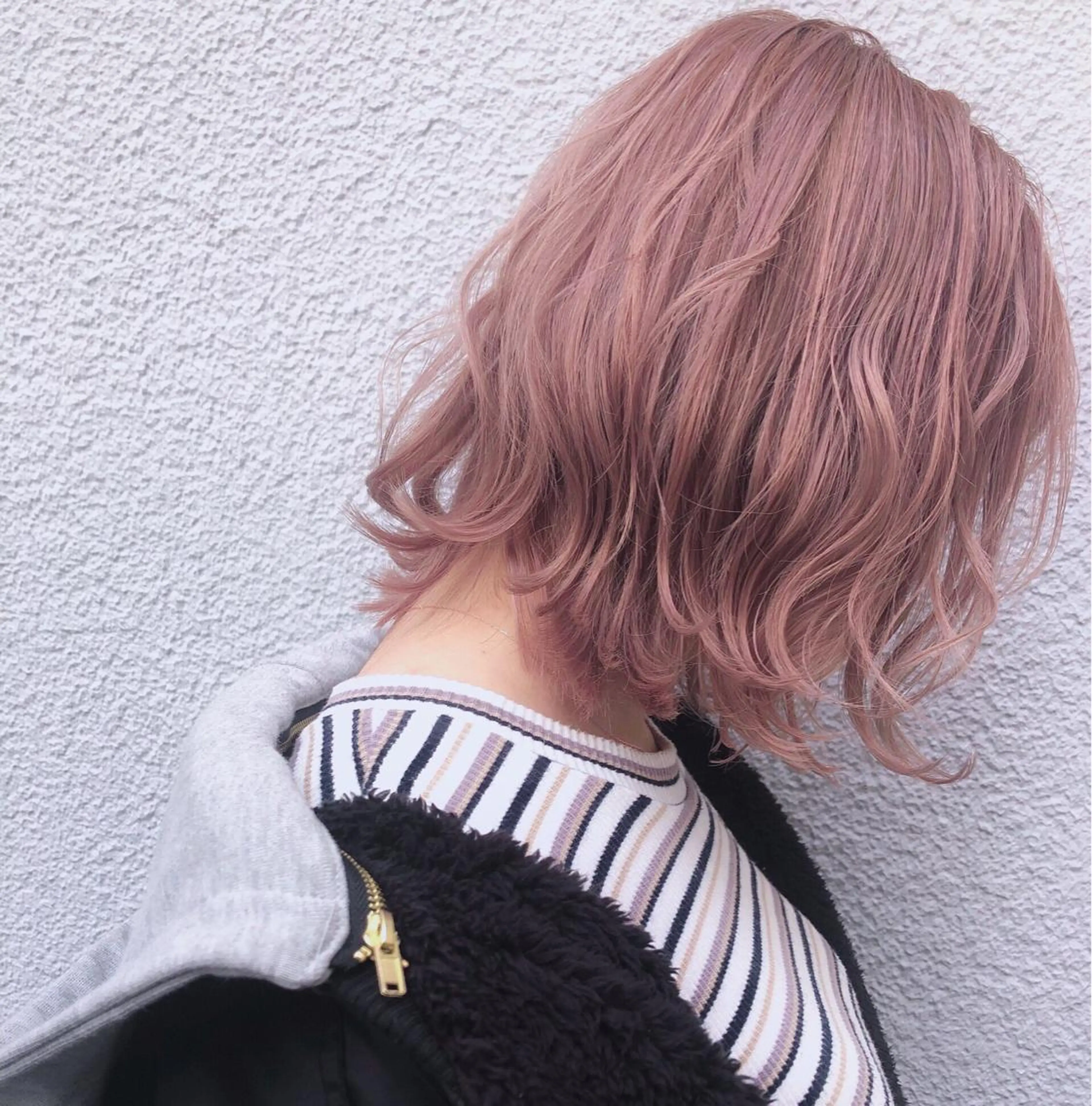 ミディアム カラー 髙井 麻帆のヘアスタイル