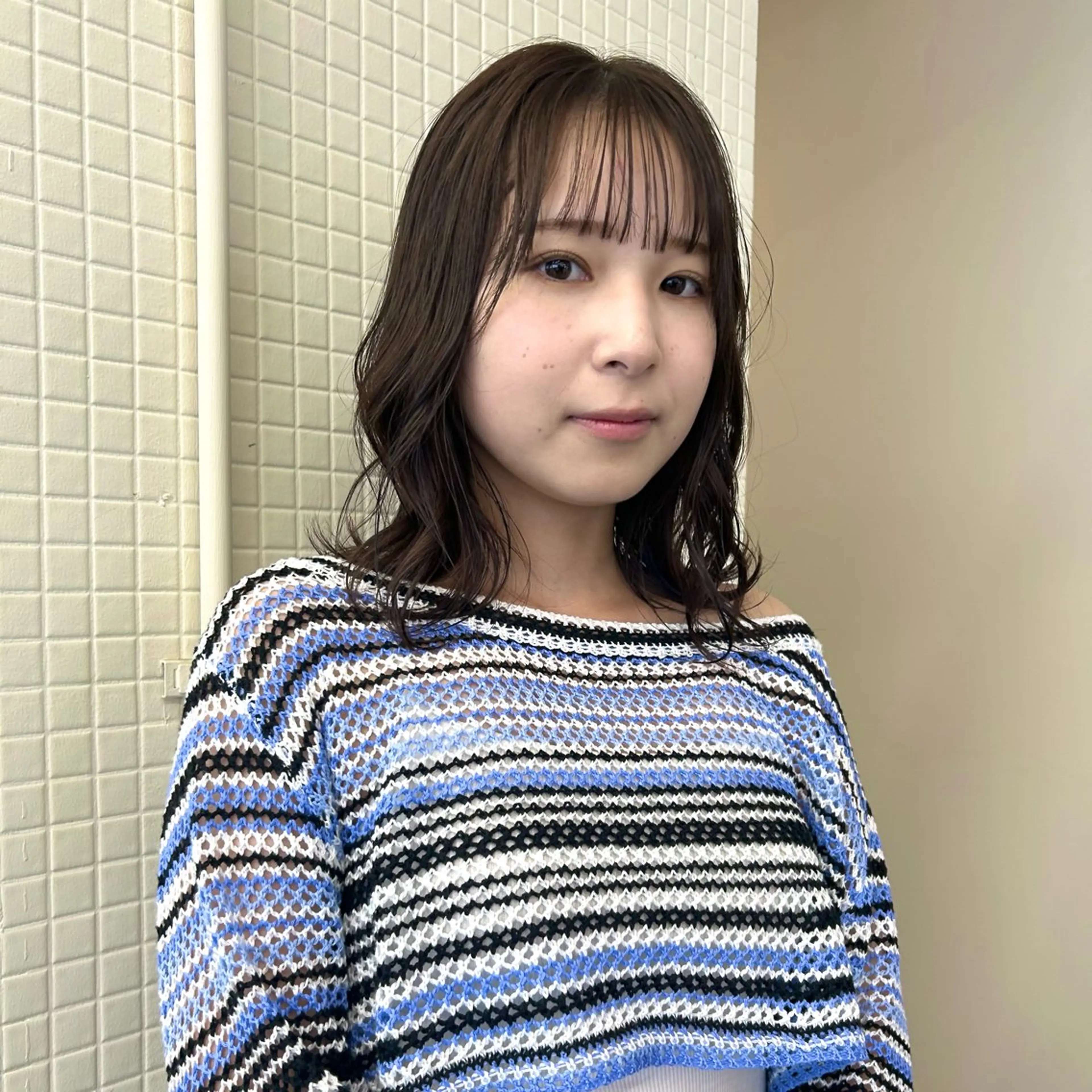 セミロング カラー 7Bridge 滝内ひよりのヘアスタイル