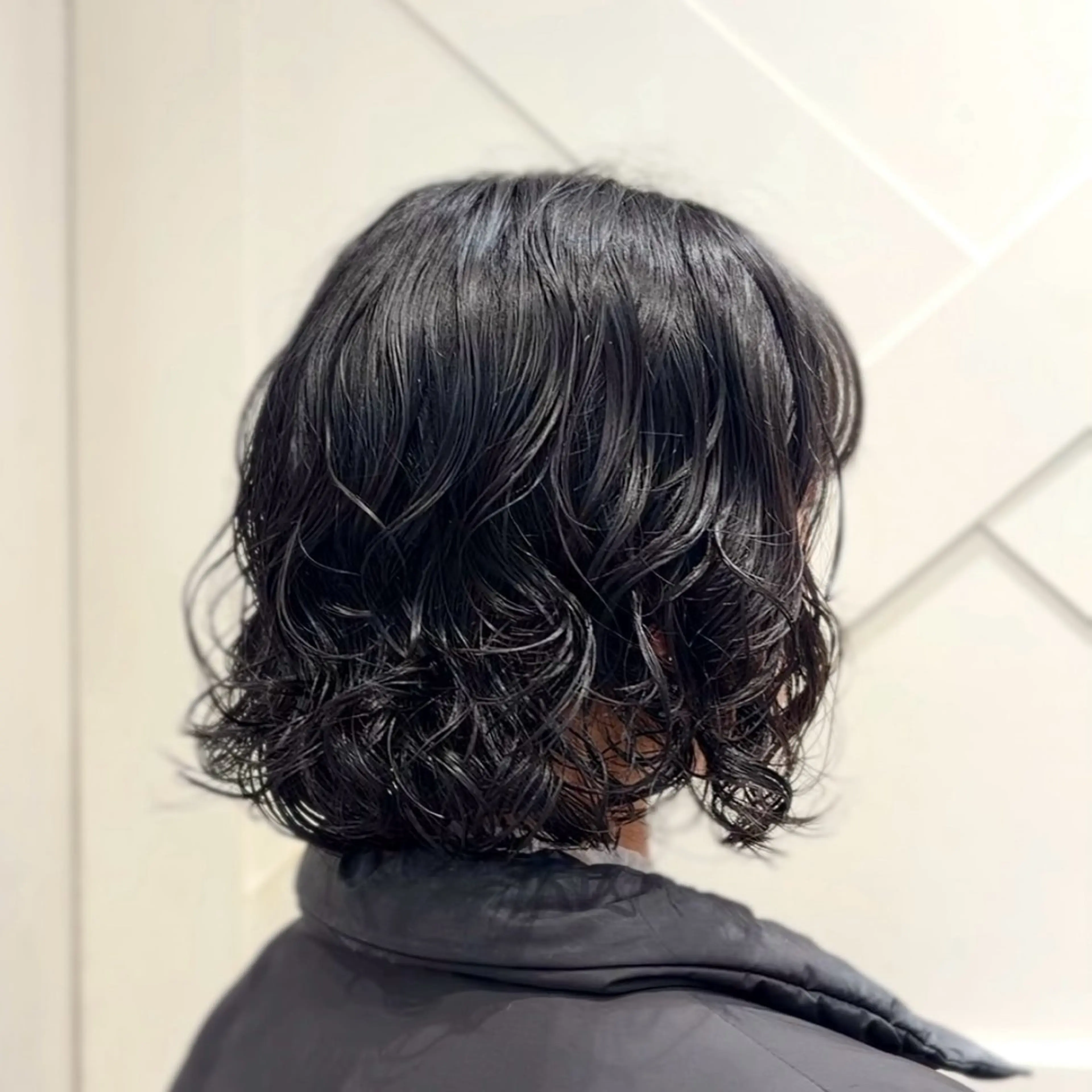 ミディアム パーマ カット パーマ 横浜パーマ🌐メンズ 暖色カラーもえかのヘアスタイル
