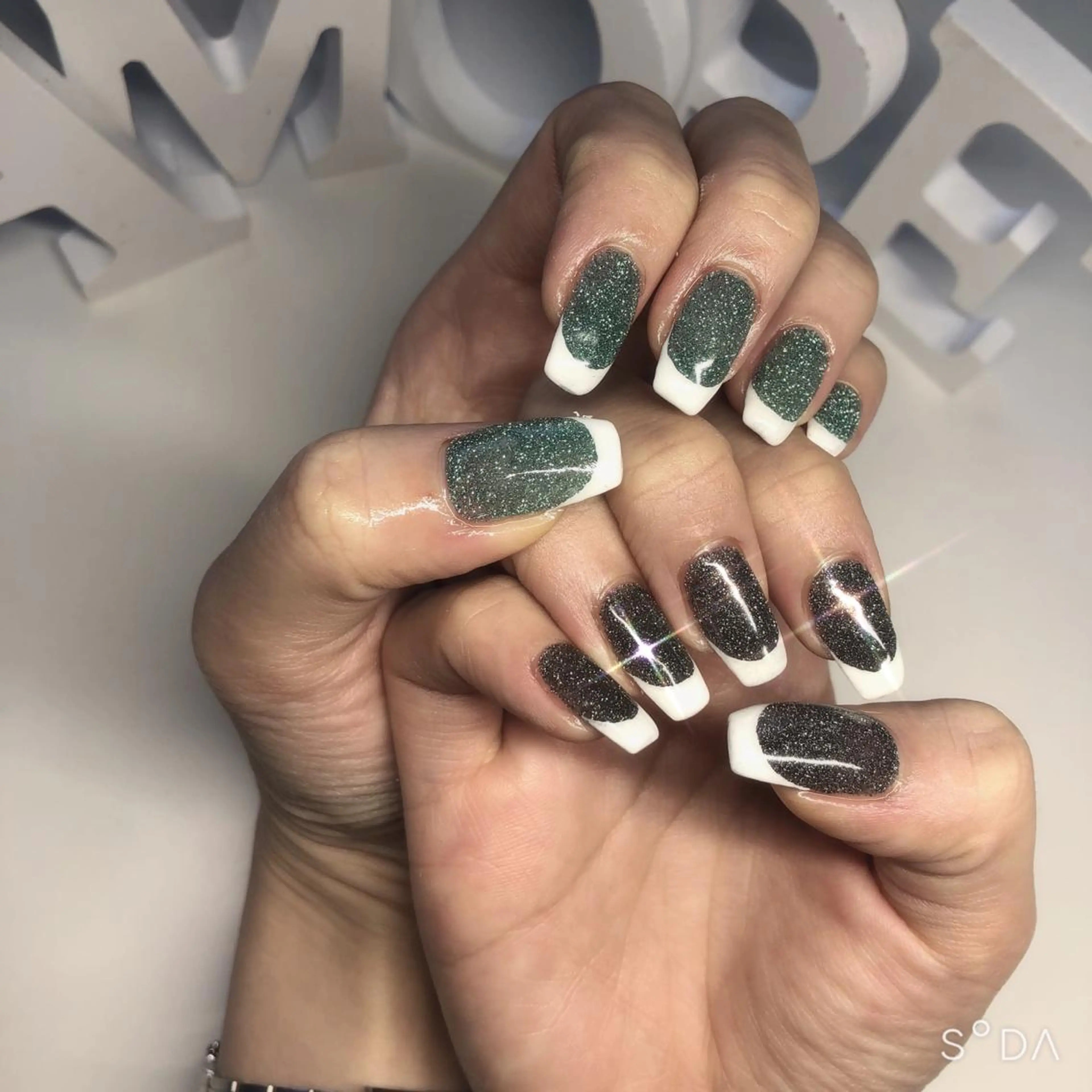 ネイル フレンチネイル ジェルネイル 韓国ネイル ラメ(グリッター) 冬ネイル You kyehwaのネイルデザイン