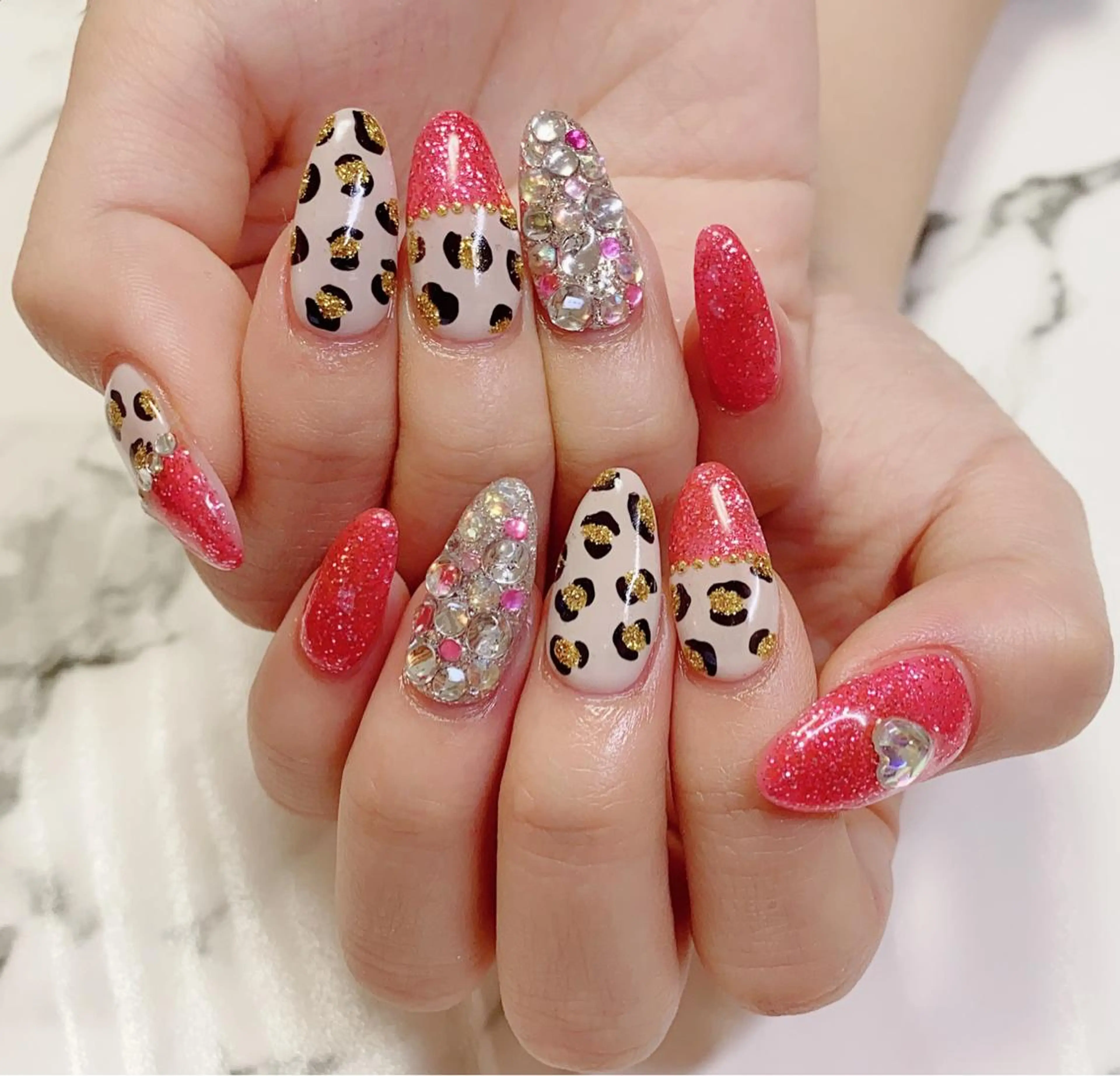 ショート カラー ネイル 長さ出し Q Free nailsのネイルデザイン