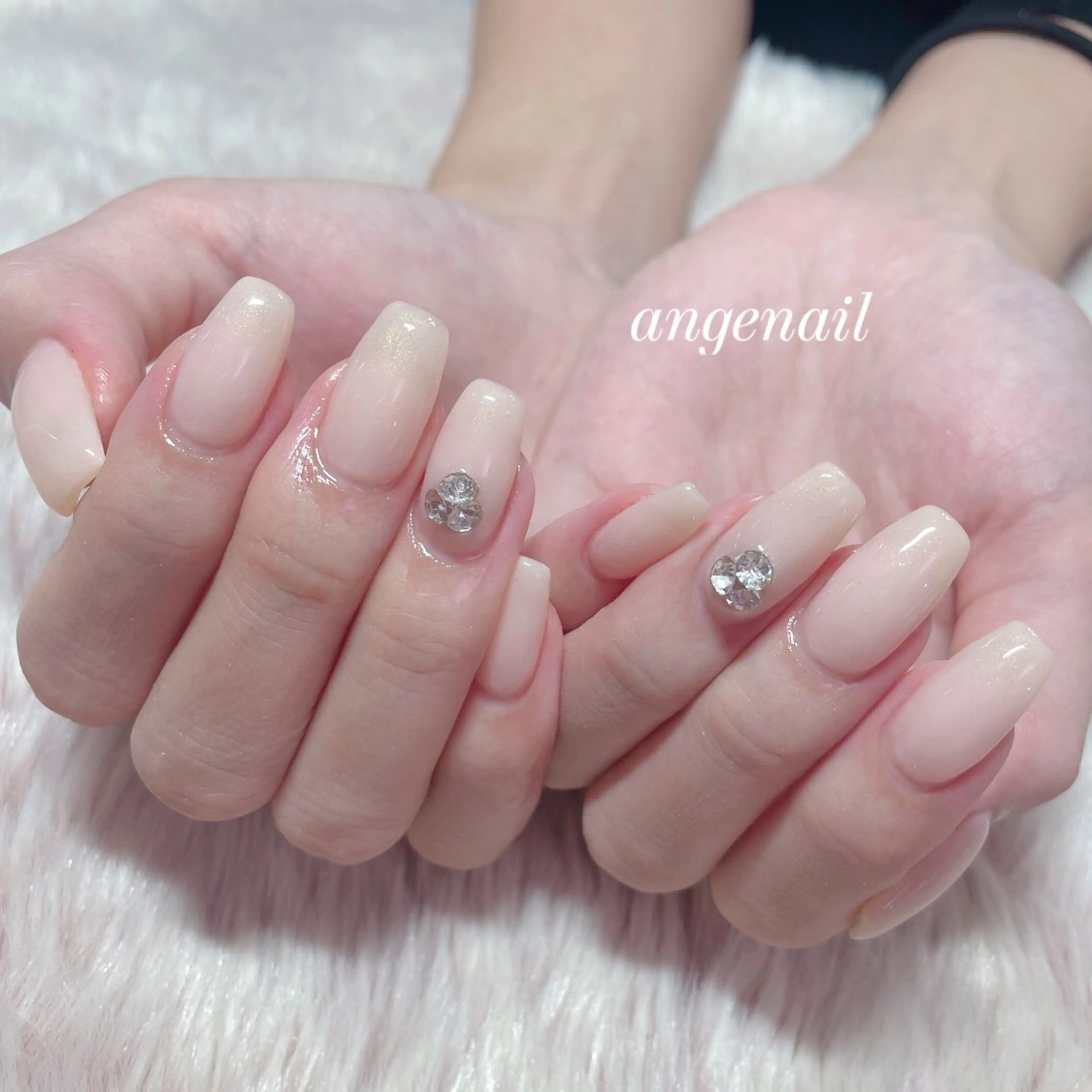 ネイル ハンドネイル オーナーネイリスト MAKIのネイルデザイン