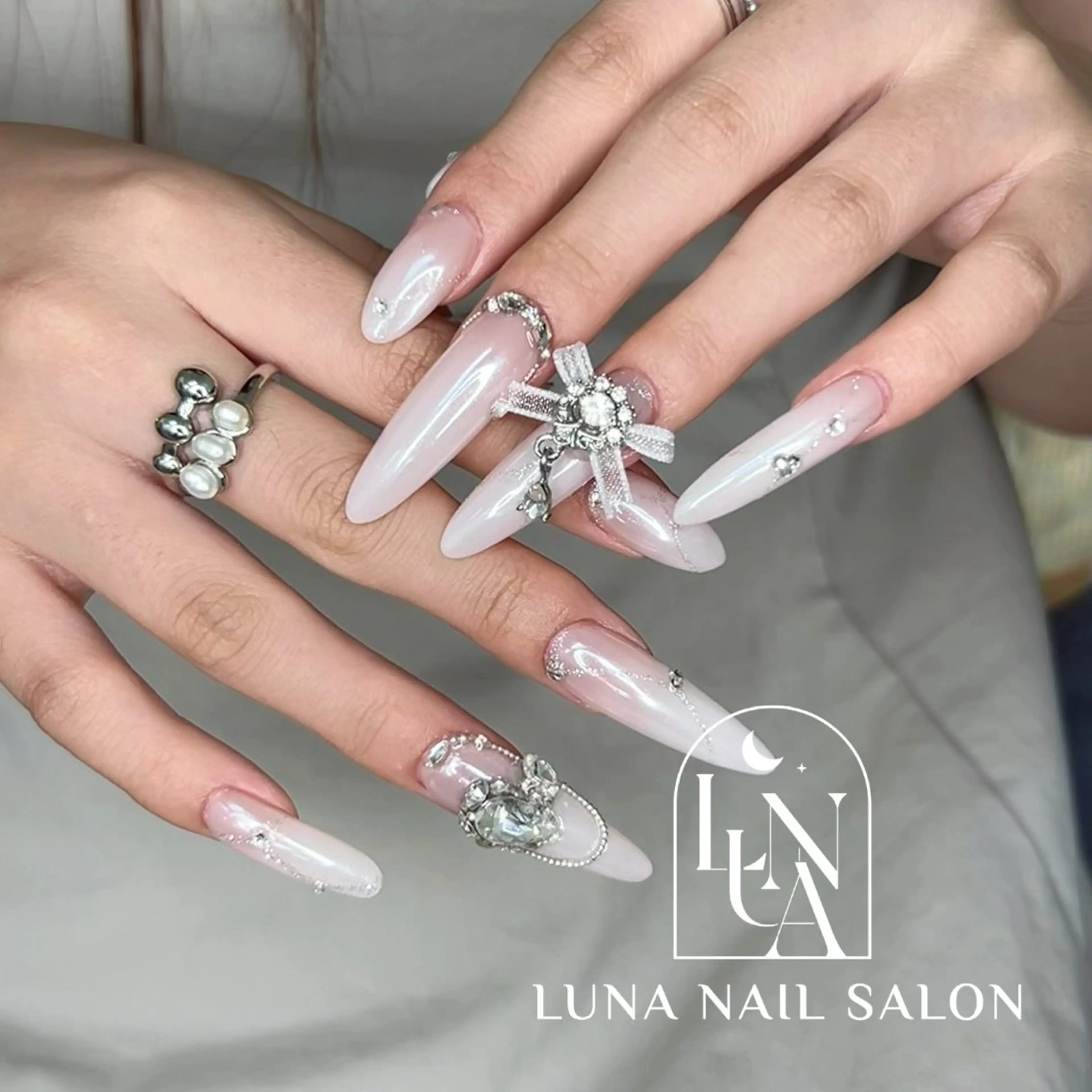 ネイル グラデーション ロングネイル スカルプネイル ハンドネイル ハンドケア LUNA nailsalon2のネイルデザイン