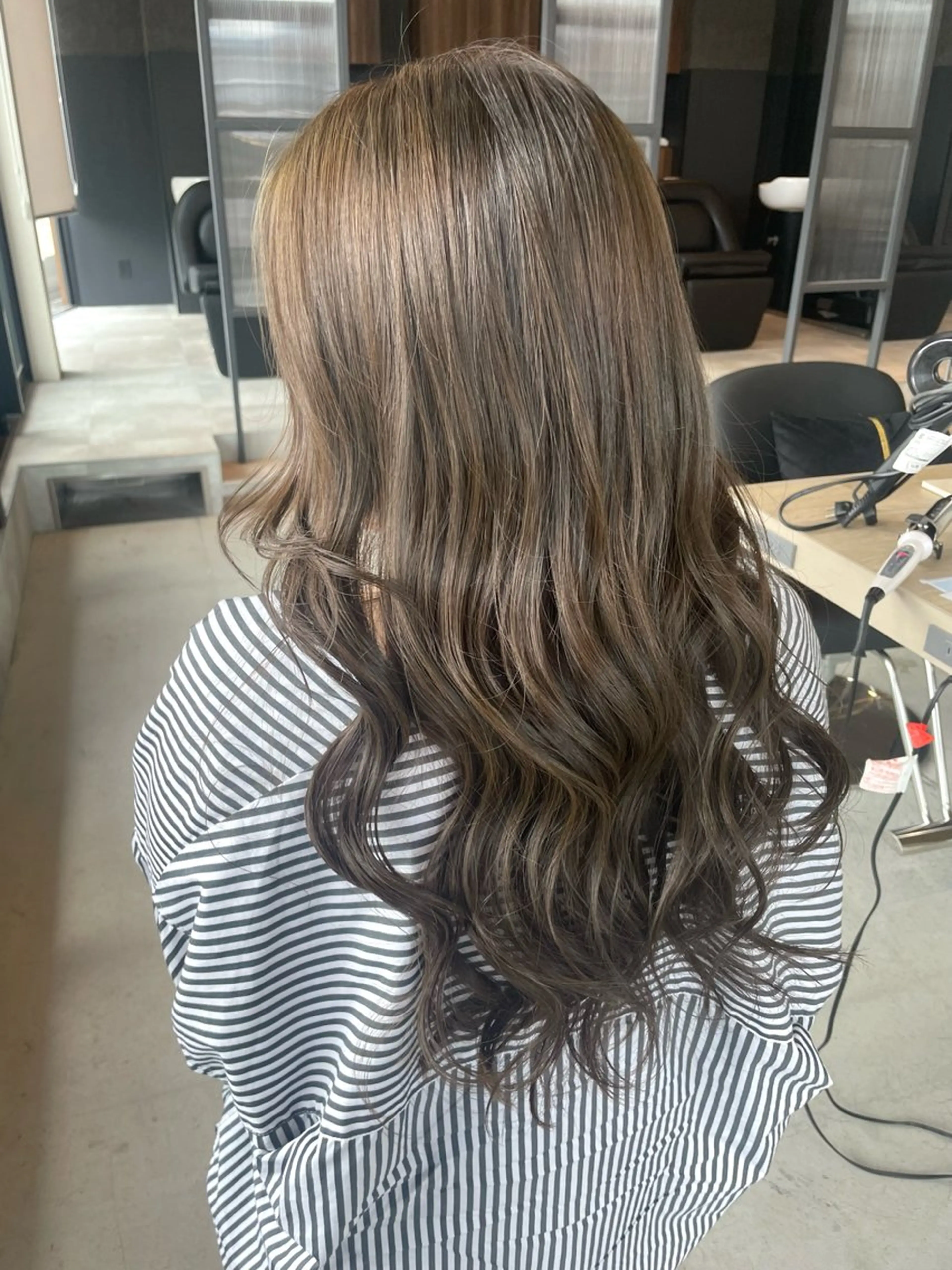 ロング カラー AKI 🐉のヘアスタイル