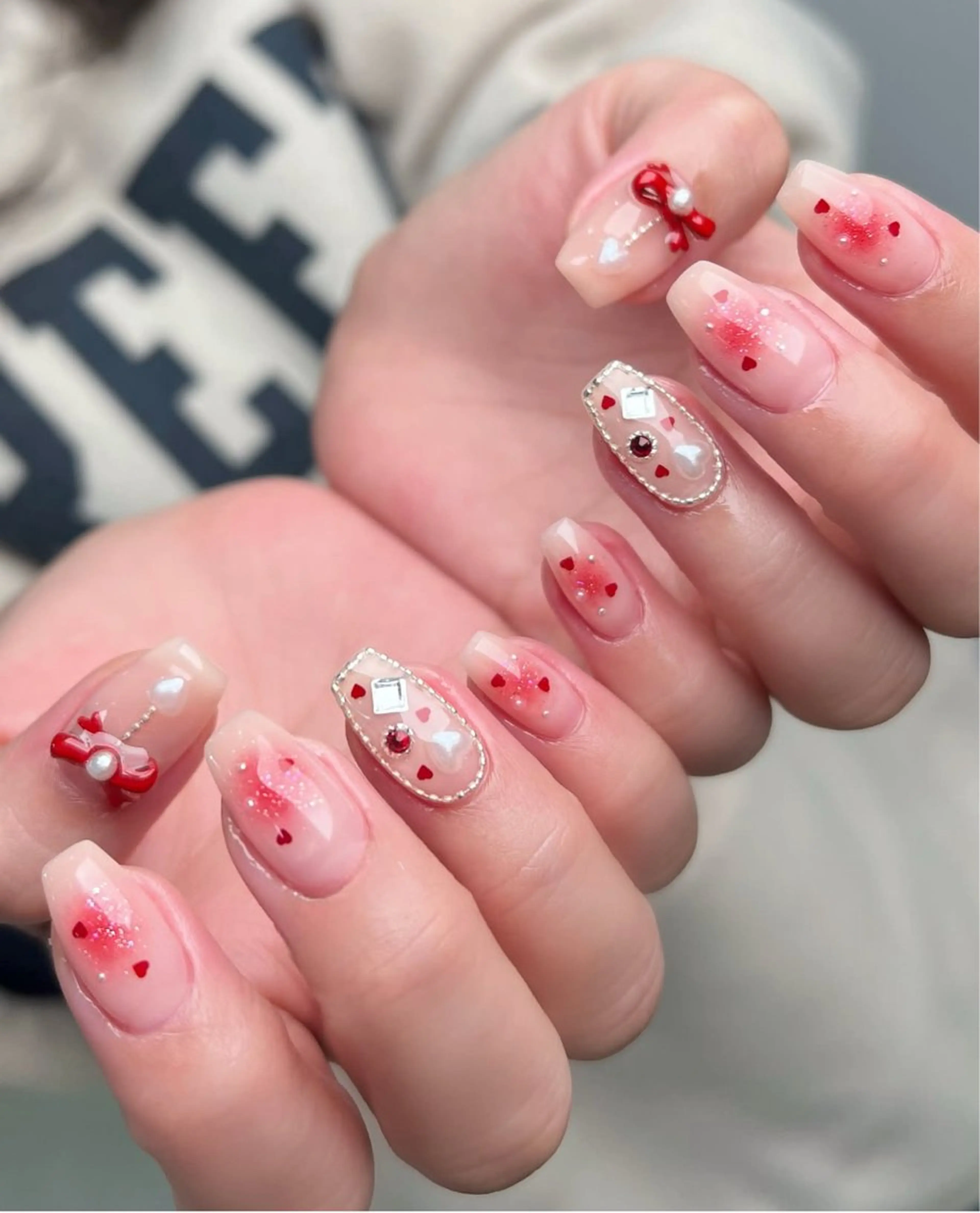 ネイル アニマル柄 オーロラネイル チークネイル フラッシュネイル ジェルネイル Lyna 池袋のネイルデザイン